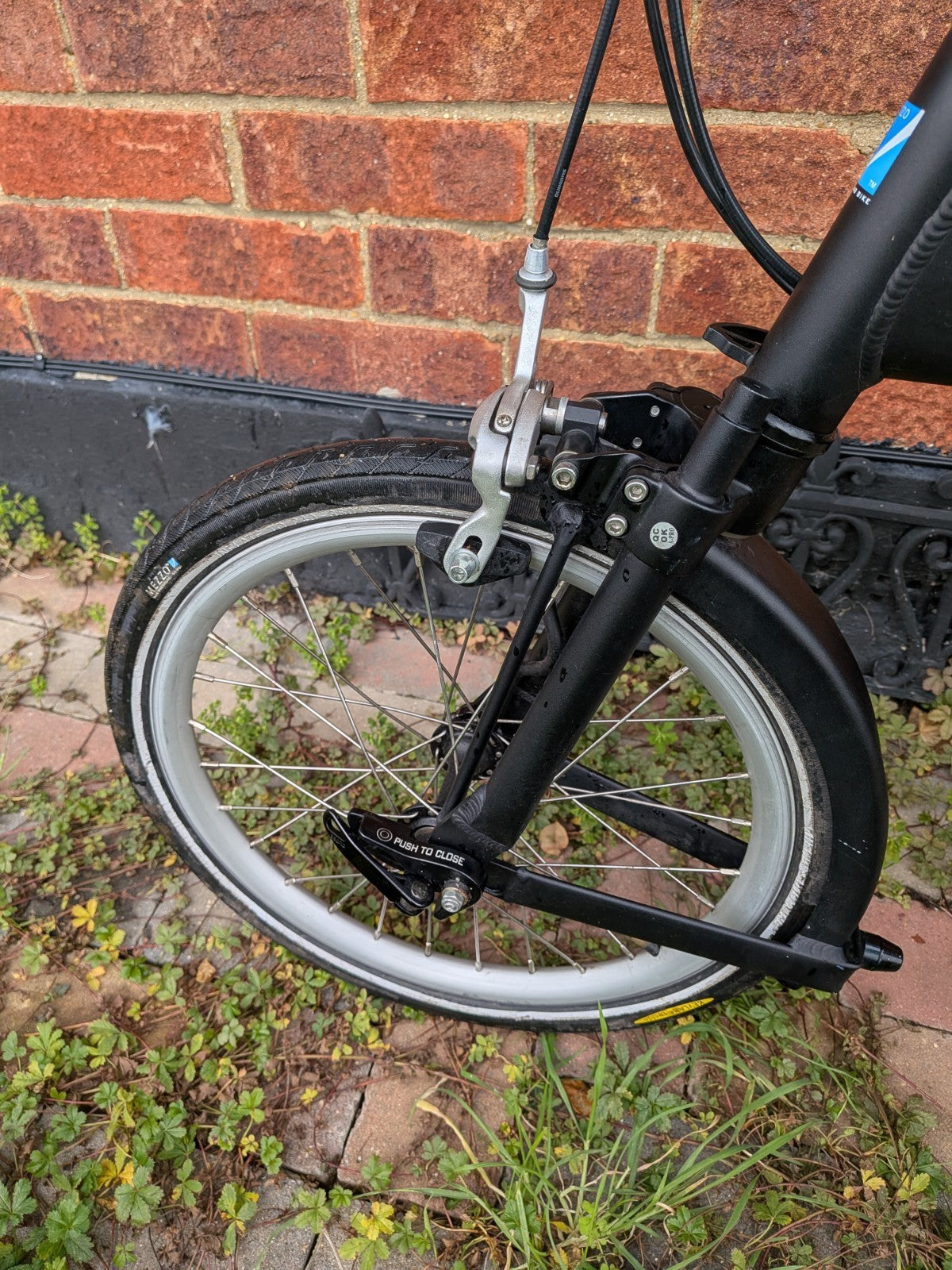 Mezzo D9 Lightweight folding Bike, Hardly Been Ridden, With Original Unused BAG