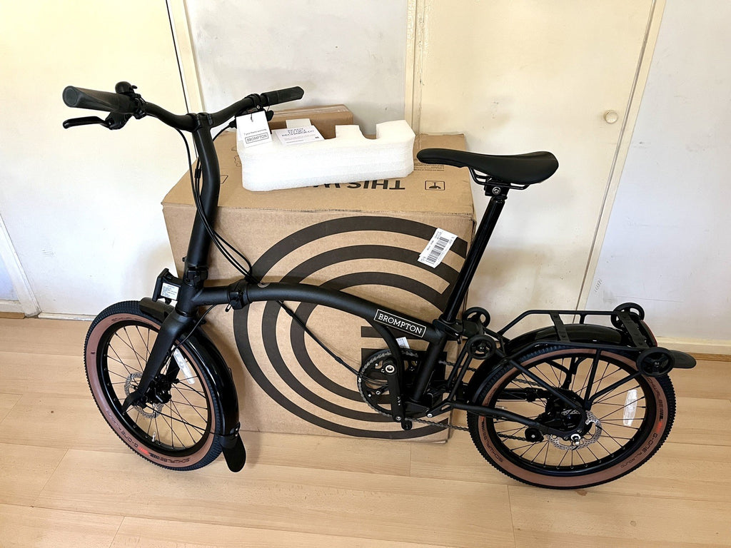 Brompton G Line 2026 with Roller Frame - 8-speed, Space Black, Medium