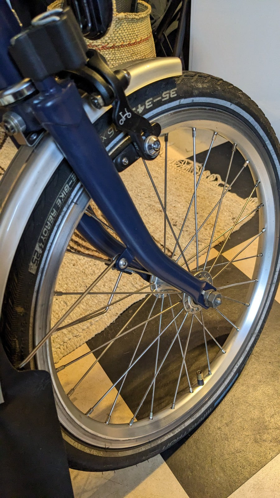 Brompton M6L, C-line, Folding 6 Speed, Bike Dark Blue (less than 100 miles)