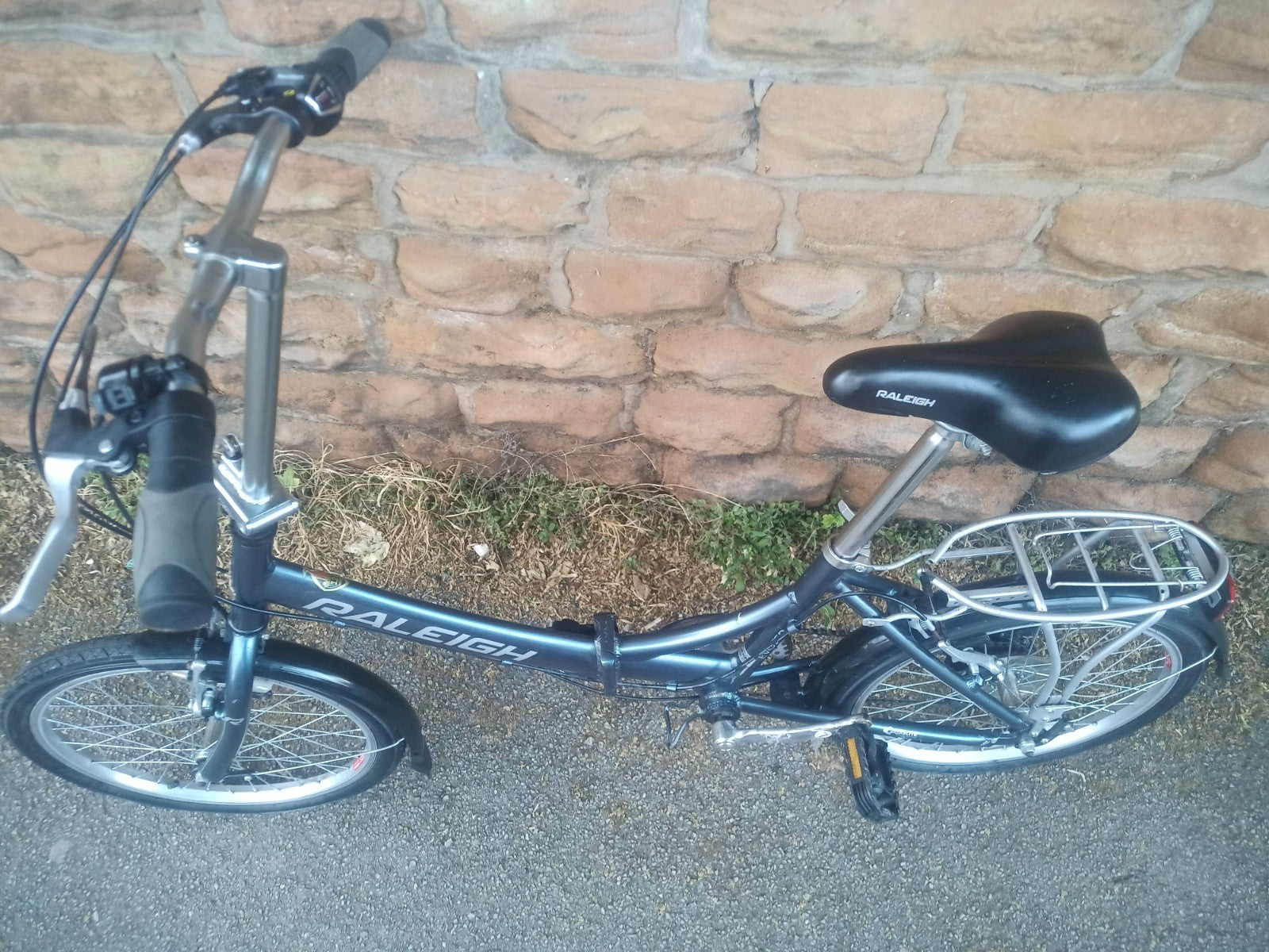 Raleigh Airlite 7 speed folding bike