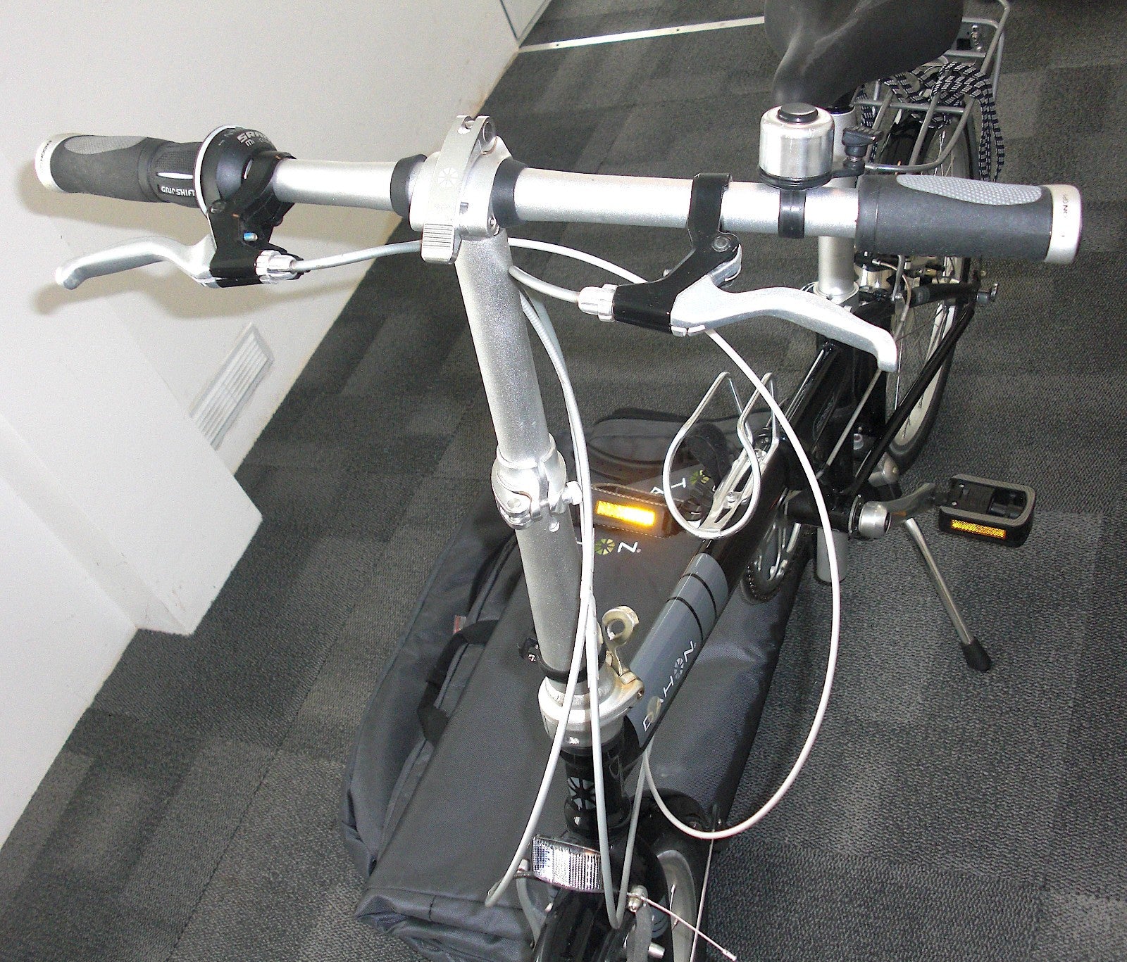 Dahon Speed 1430 D7 (7-speed) Folding Bike + Dahon Full Size Bag