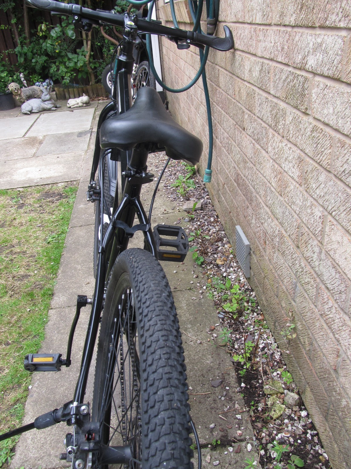 BIKE - FOLDING BIKE - 26" WHEELS, DISC BRAKES - UNISEX - EXCELLENT CONDITION