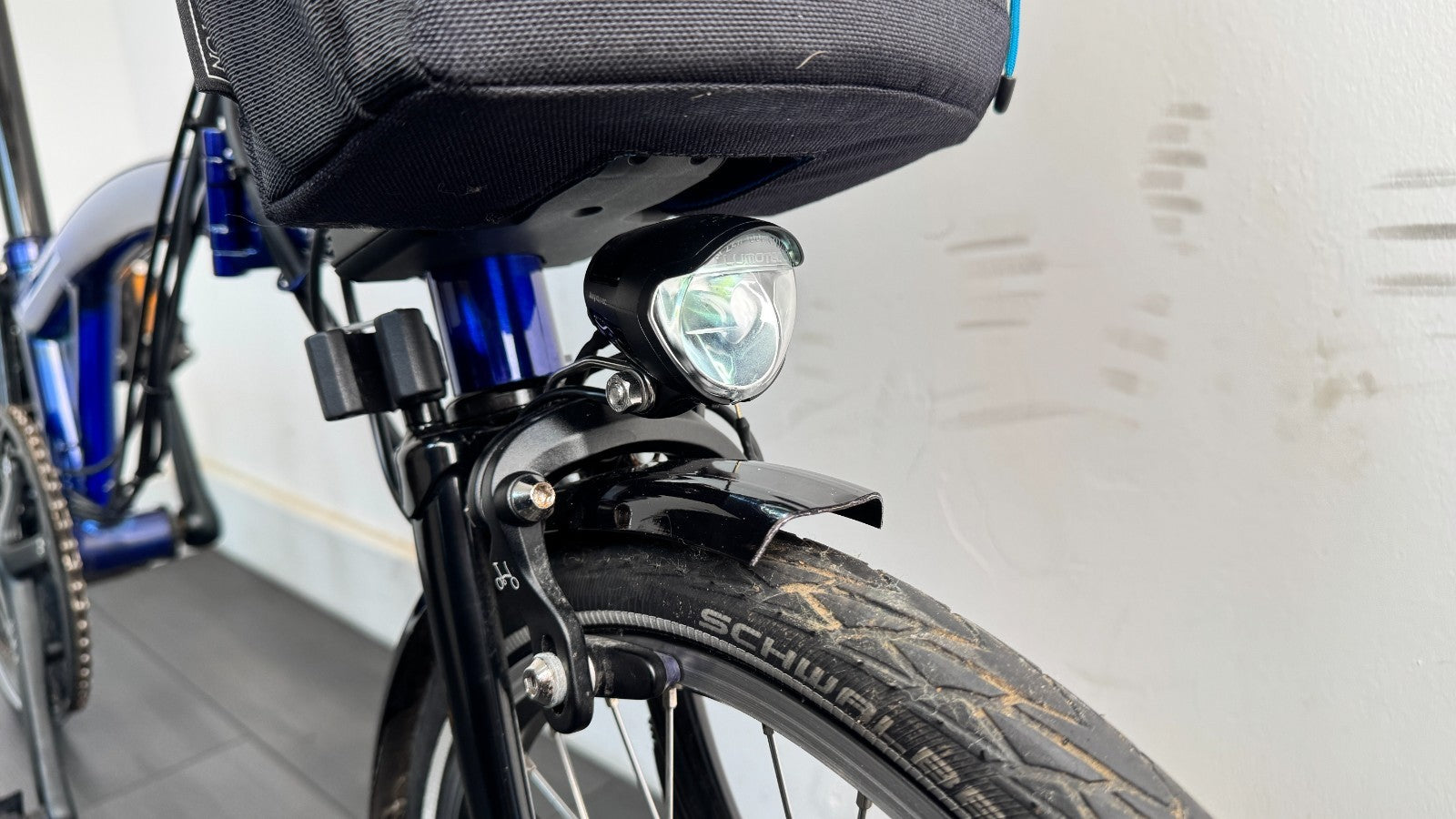 Brompton C-Line Electric 6 Speed Bolt Blue Lacquer Pannier bag Brooks saddle