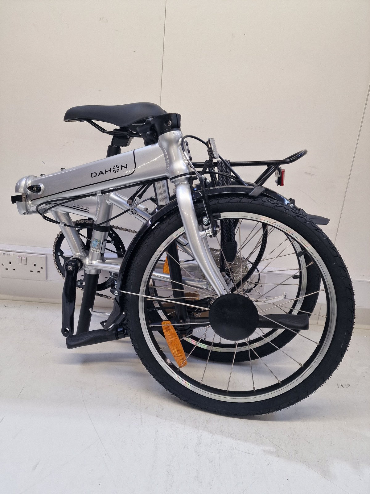 Dahon Mariner D8 8-Speed 20" Wheel Lightweight Alloy Folding Bike - Silver A