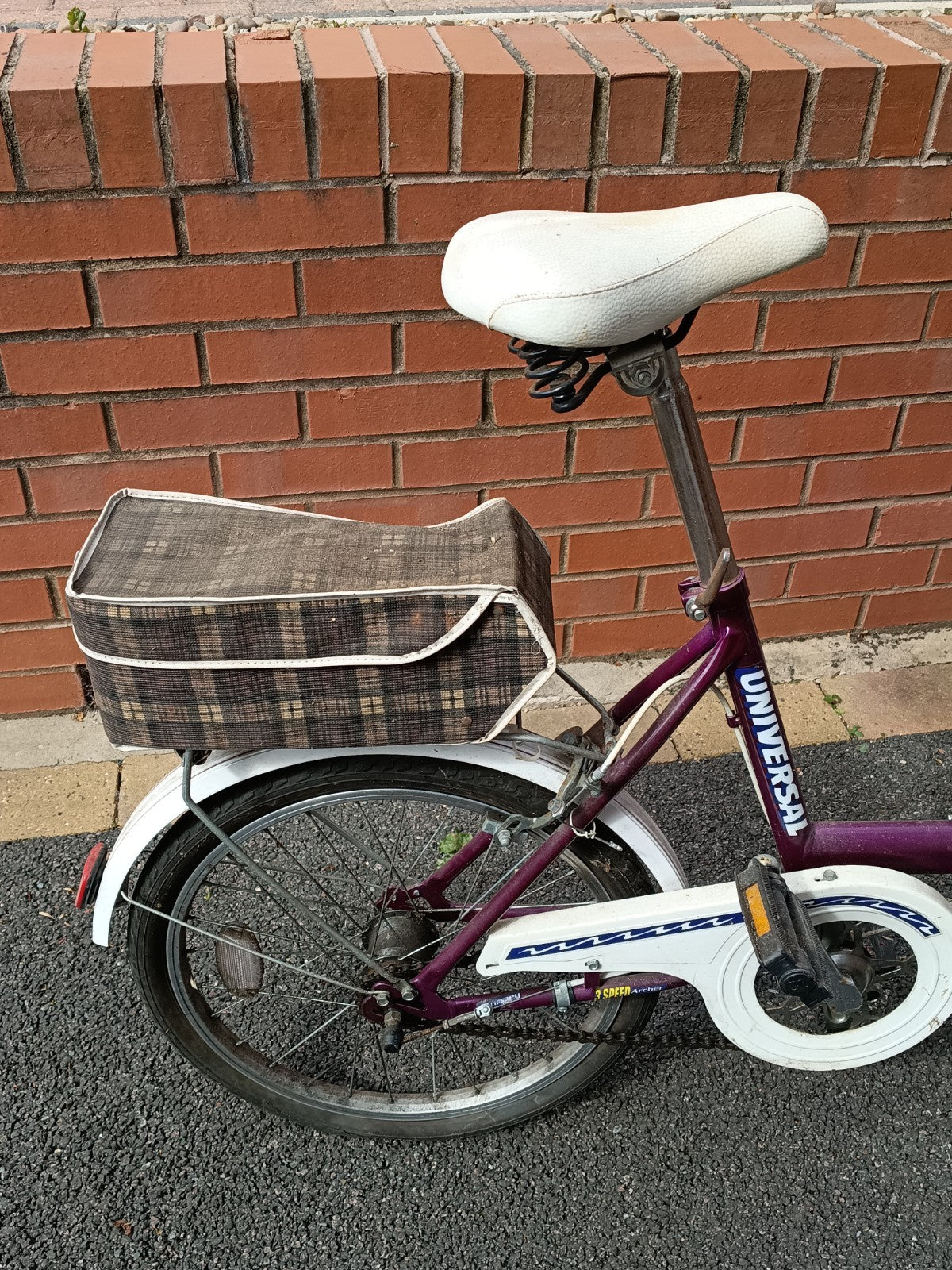 Universal Stowaway 3 Folding Bike Purple & White 3 Speed  Gears Needs Some TLC