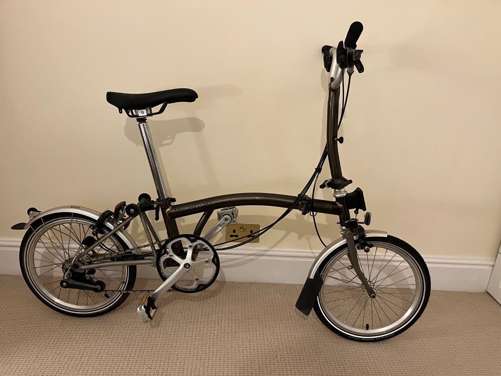 Brompton M6L Superlight Black Lacquer Titanium 2021 – MINT UNUSED – Rare Spec