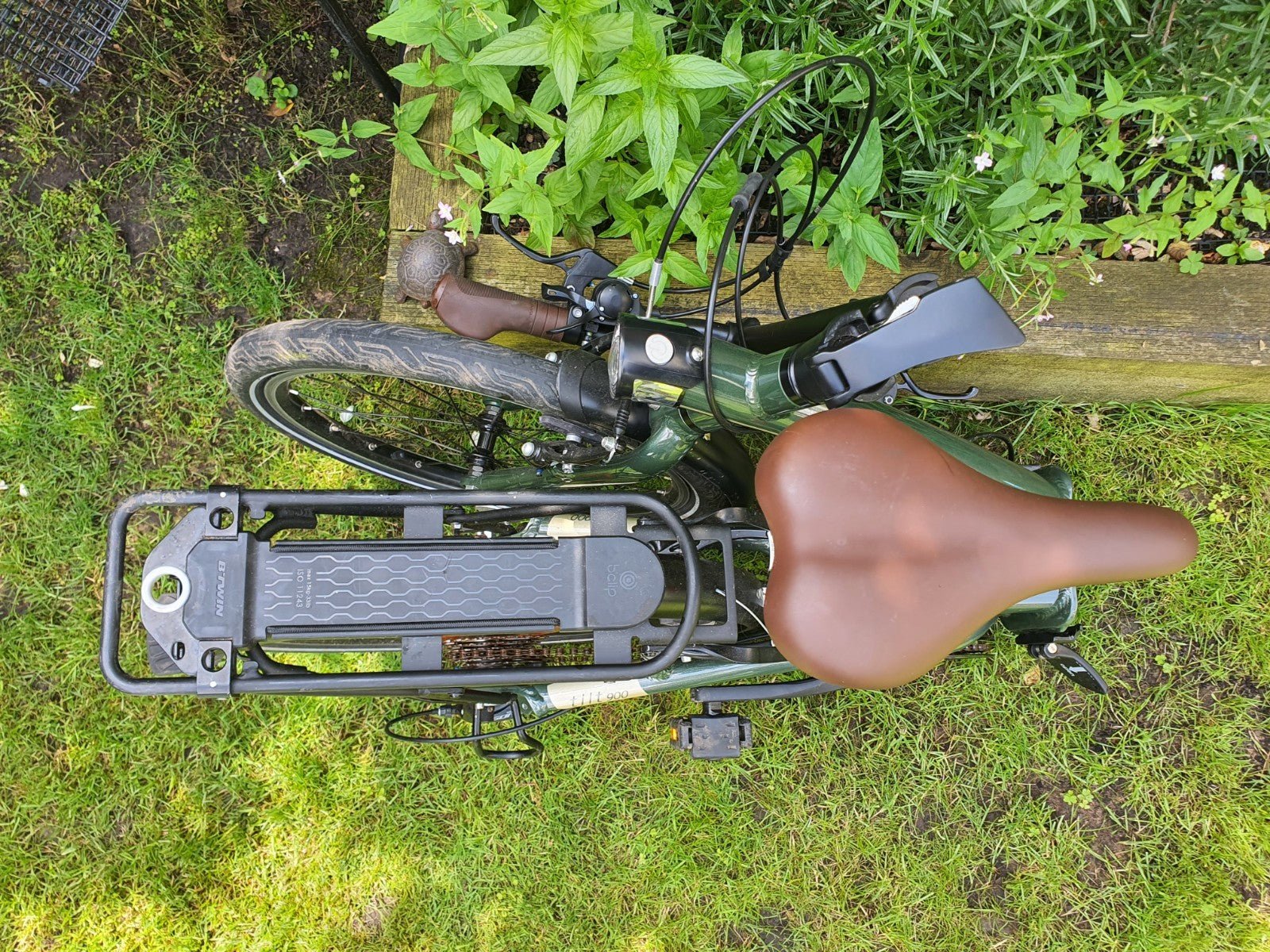 Btwin Tilt 900 Folding Bike 9 Speed Lightweight. Great Condition