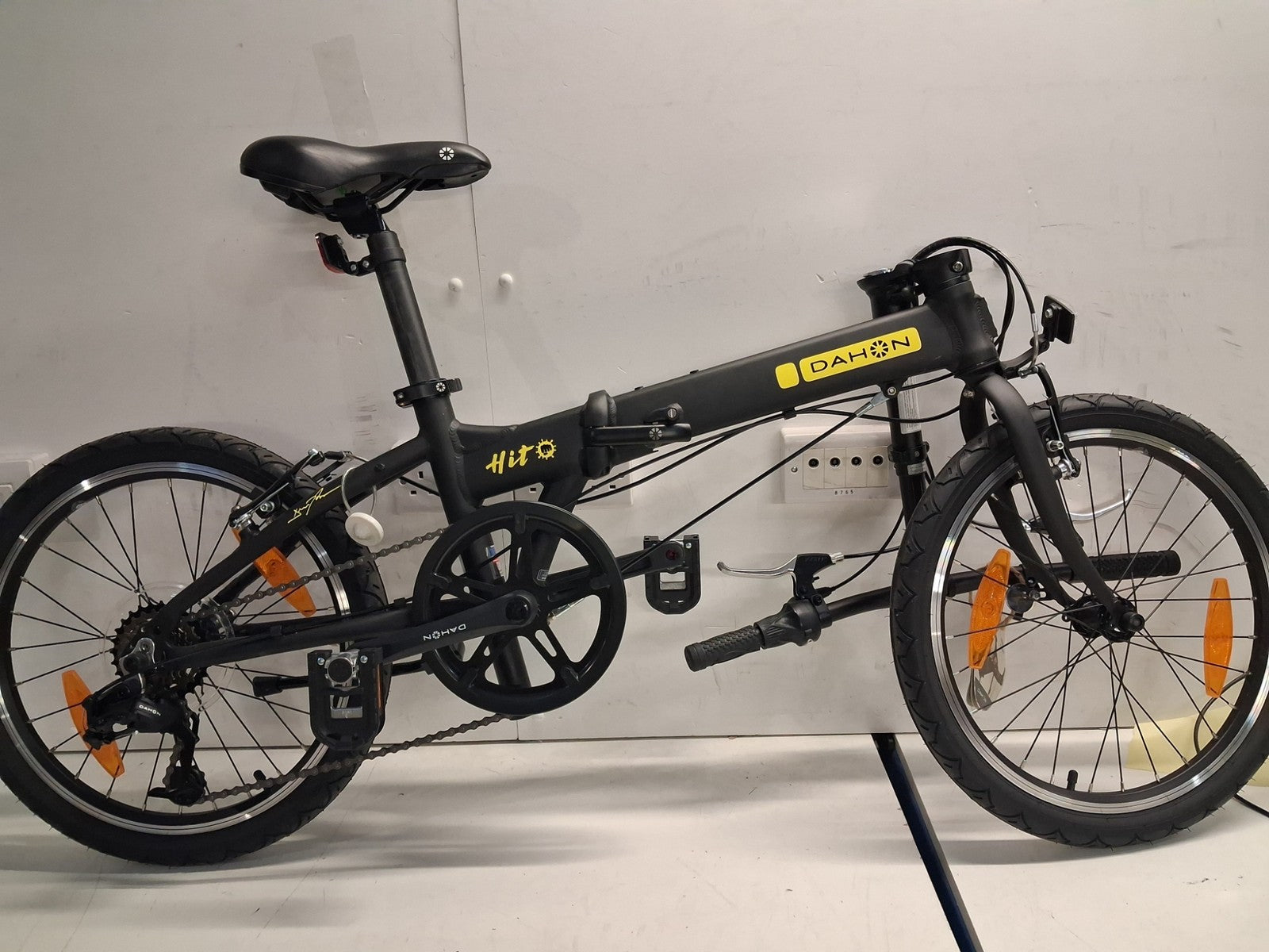 Dahon Hit 20" Wheels 11.6 kg Compact Unisex Matt Black Folding Bike {Alt Pedals}