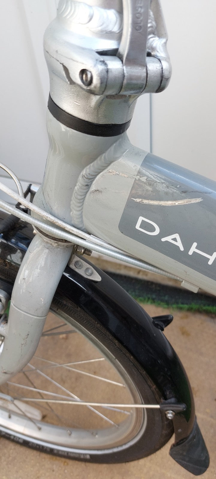 DAHON VITESSE FOLDING BIKE