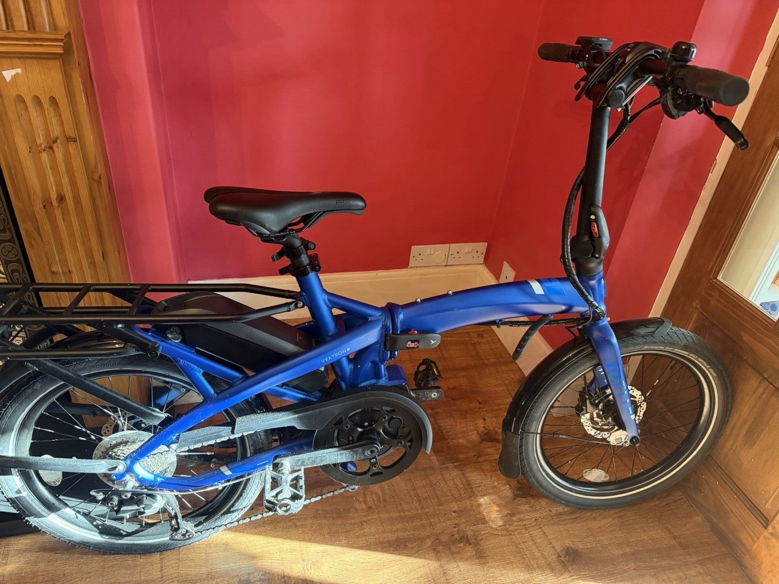 Tern Vektron Q9 Folding Bike (2022) – Bosch Motor – Excellent Condition