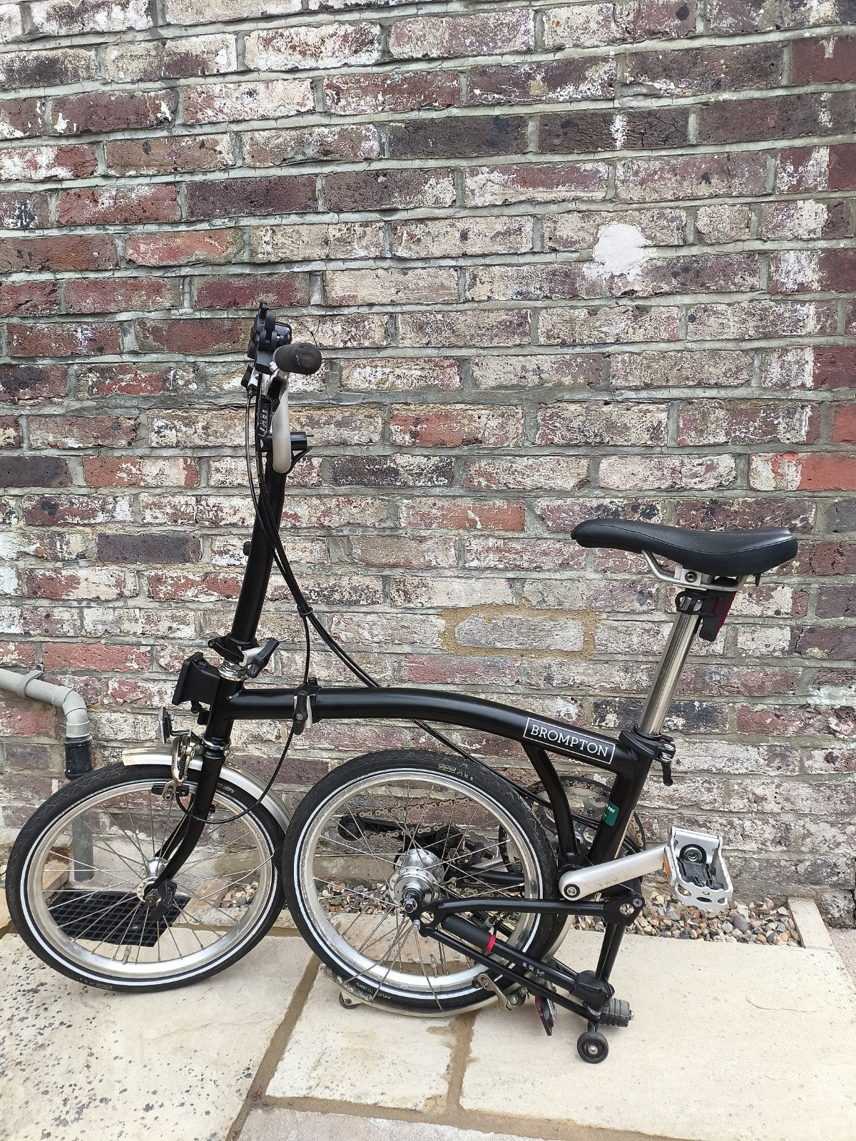 Brompton black M6L 6 speed folding bike excellent condition recently serviced
