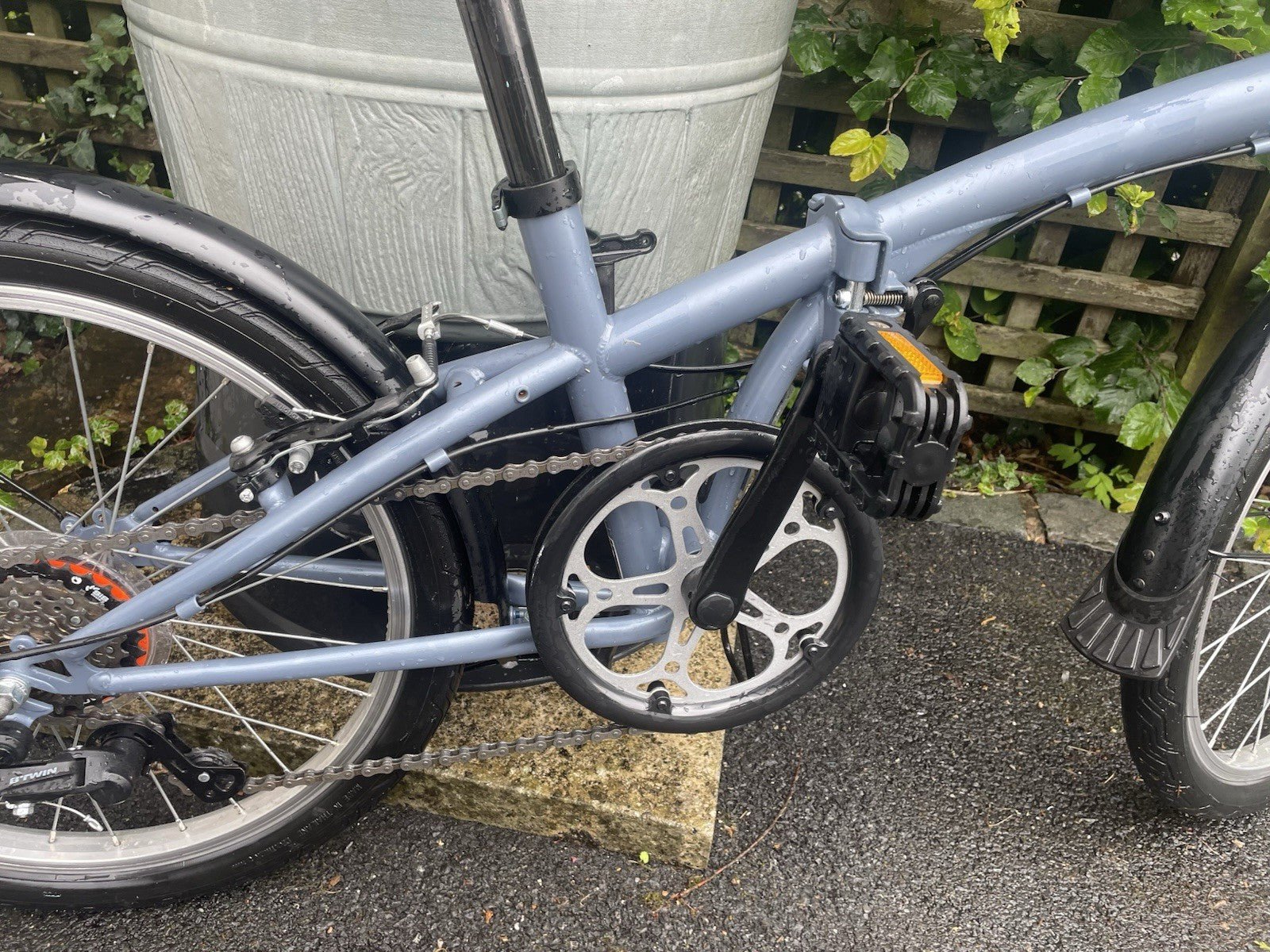 BTWIN Fold Up Bike 13 Nm Lightweight Steel Frame Excellent Condition Used Only