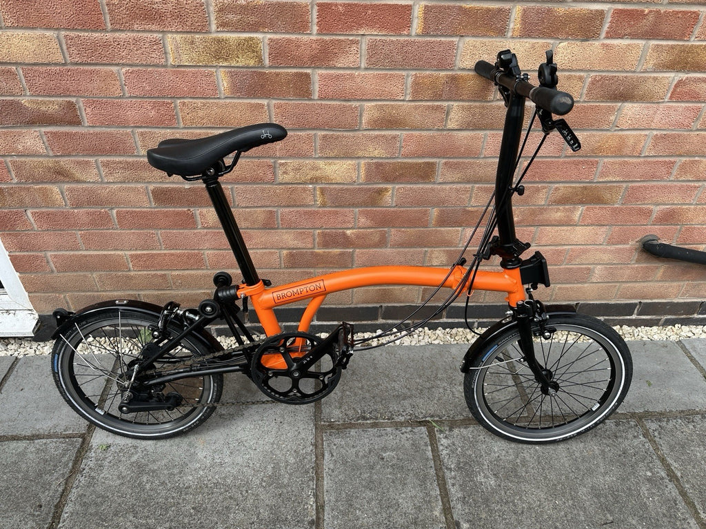 Brompton C Line Bike, 6 speed, matte orange and black excellent condition