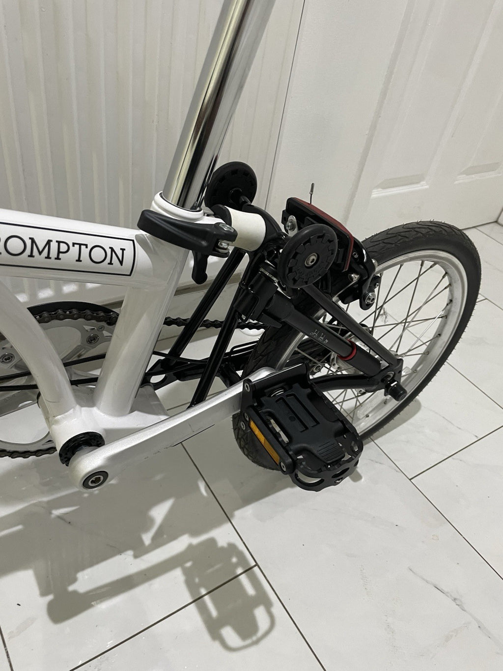 Brompton A Line Folding Bike – 3 Speed + Brompton Folding Pedal. Collection Only