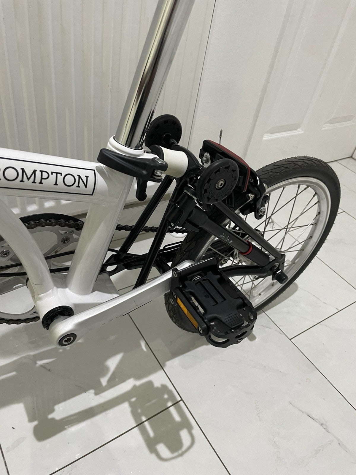 Brompton A Line Folding Bike – 3 Speed + Brompton Folding Pedal. Collection Only