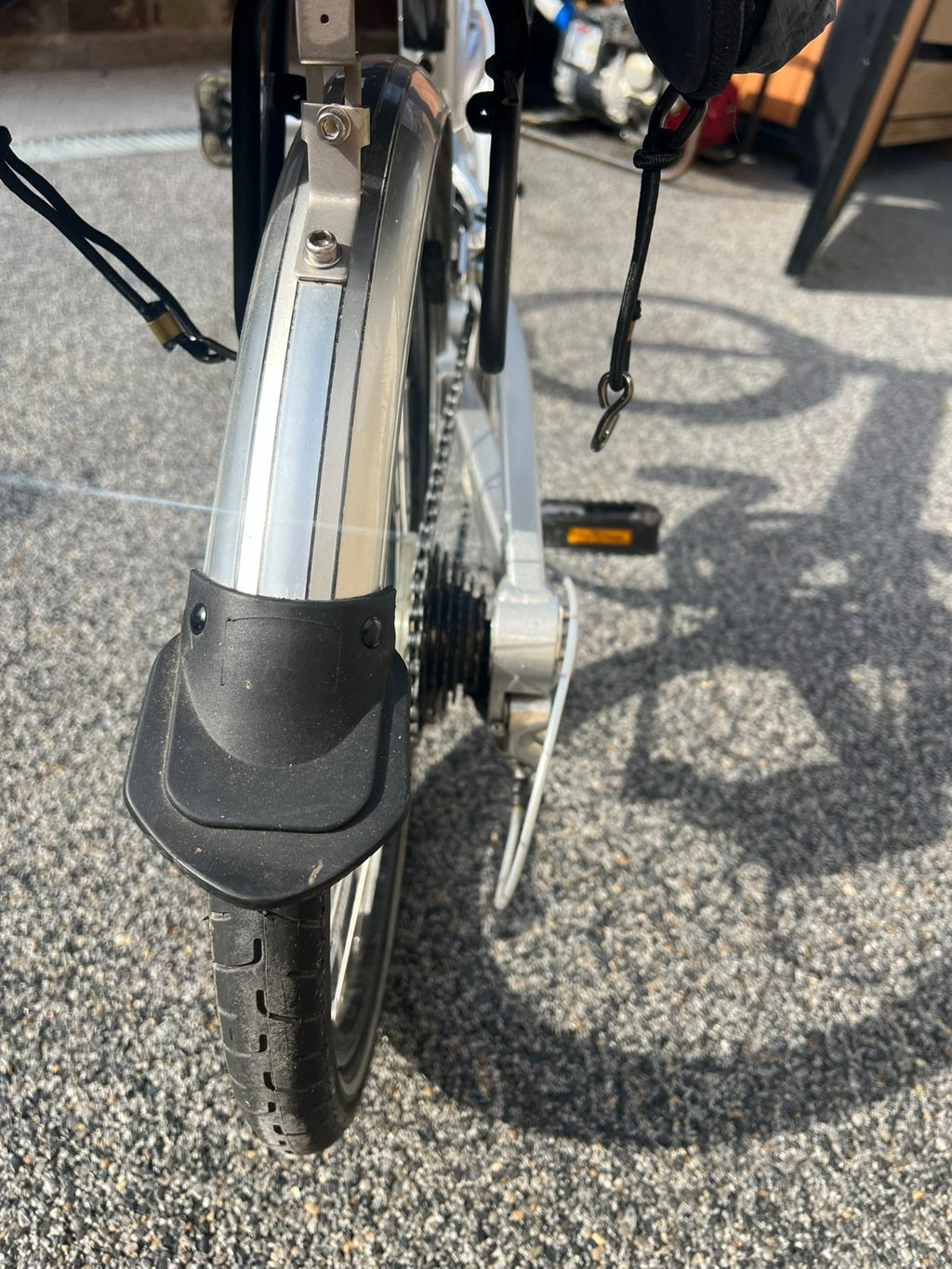 2 x Giant Halfway Folding Bike 20'' Wheels 7-Speed silver frame