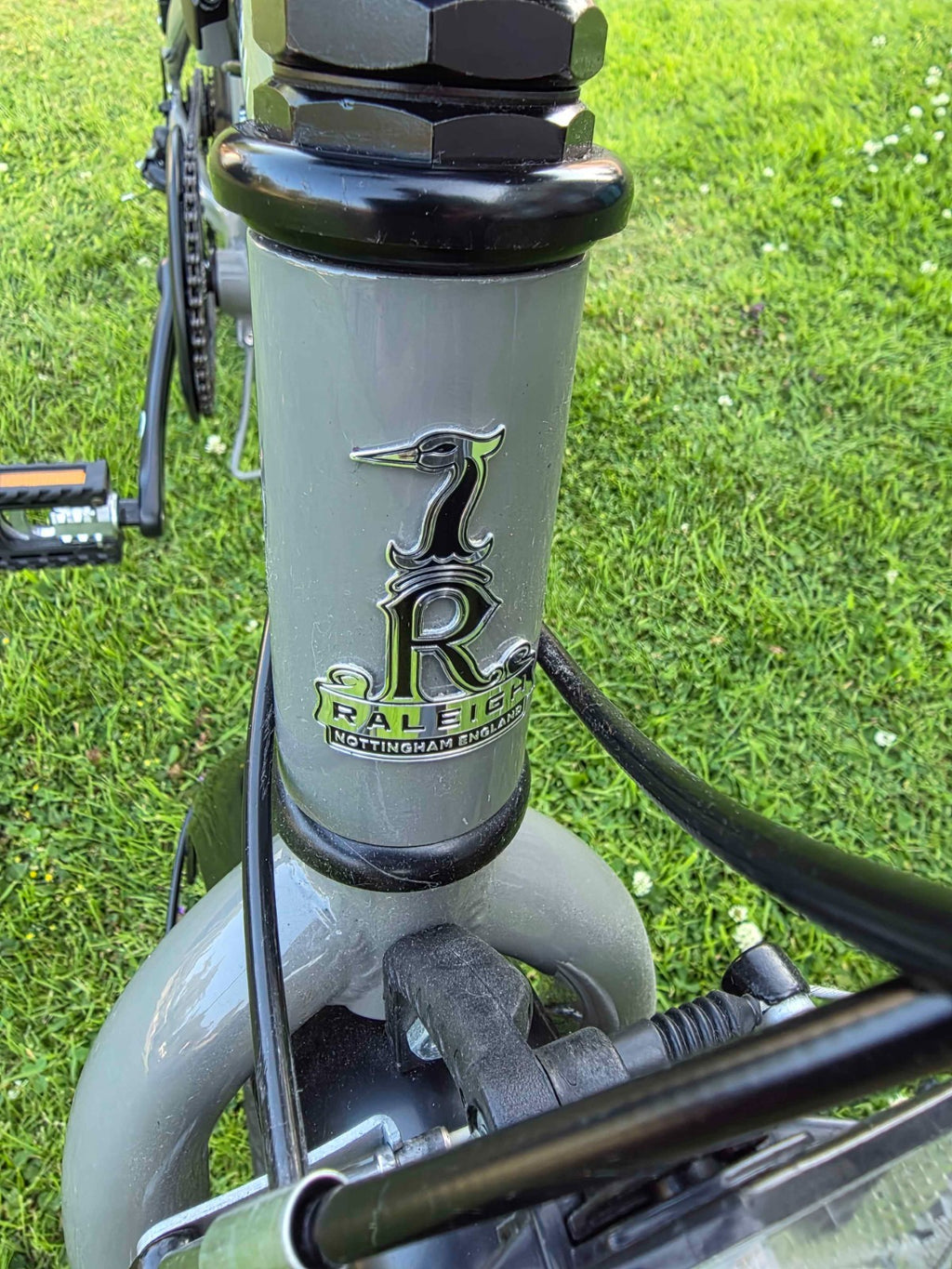 Raleigh Evo Two Folding Bike - Grey –never used - White decal