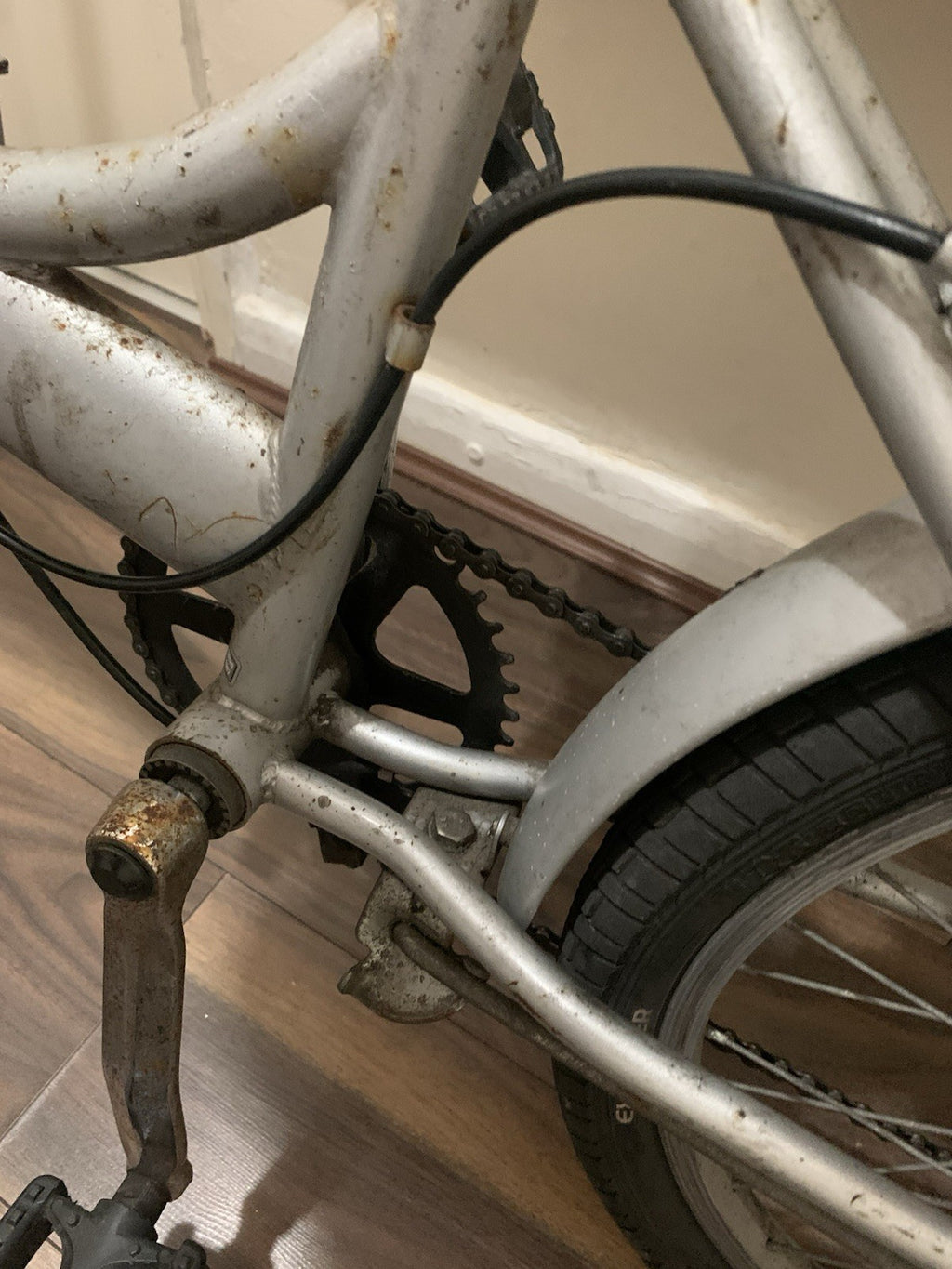 Raleigh  Bike 20in Silver/Black, Mudguards, Rear Rack, Grip Shifter