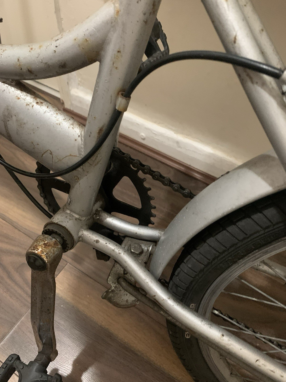 Raleigh  Bike 20in Silver/Black, Mudguards, Rear Rack, Grip Shifter