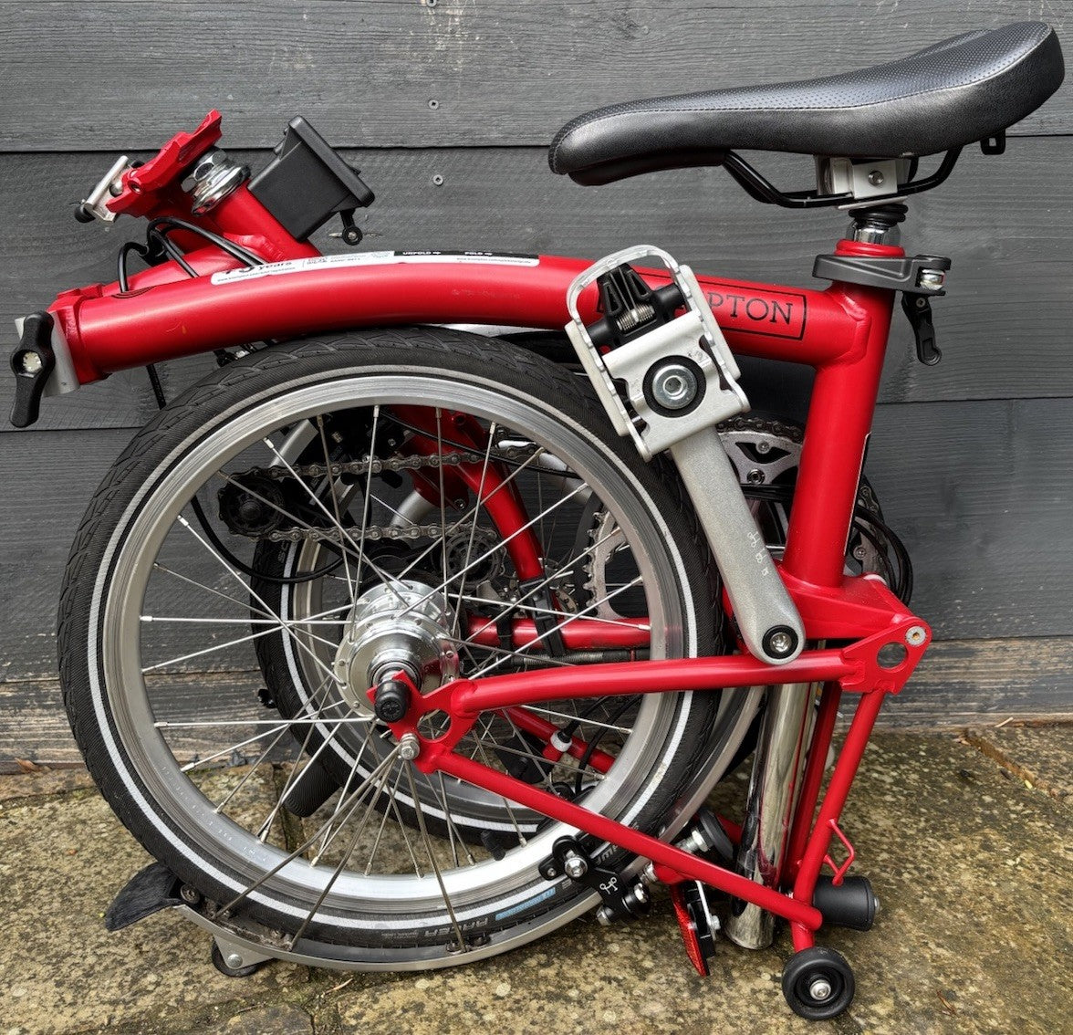 Brompton C Line 6 Speed M6L Folding bicycle in House Red - Hardly Used