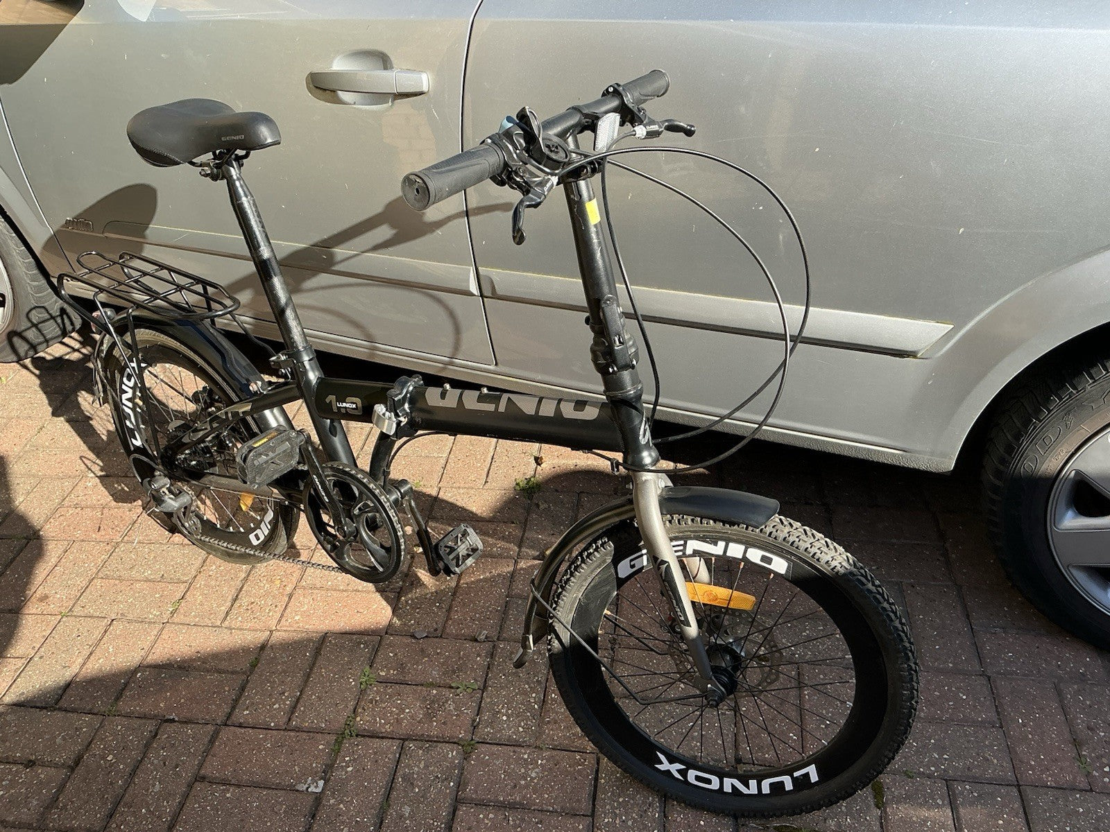 Genio Lenox 1.0 Folding Bike 20" Wheels Black. Spares Or Repair