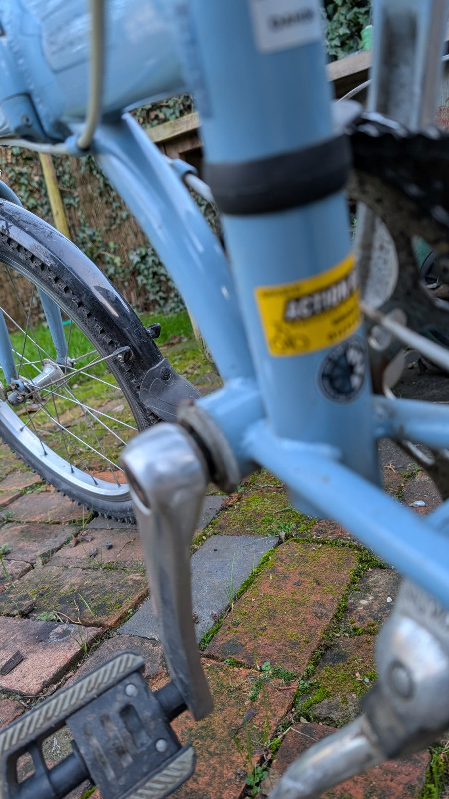 Dahon Speed D7 Folding Bike 7-Speed SRAM Grip Shift, Luggage Rack