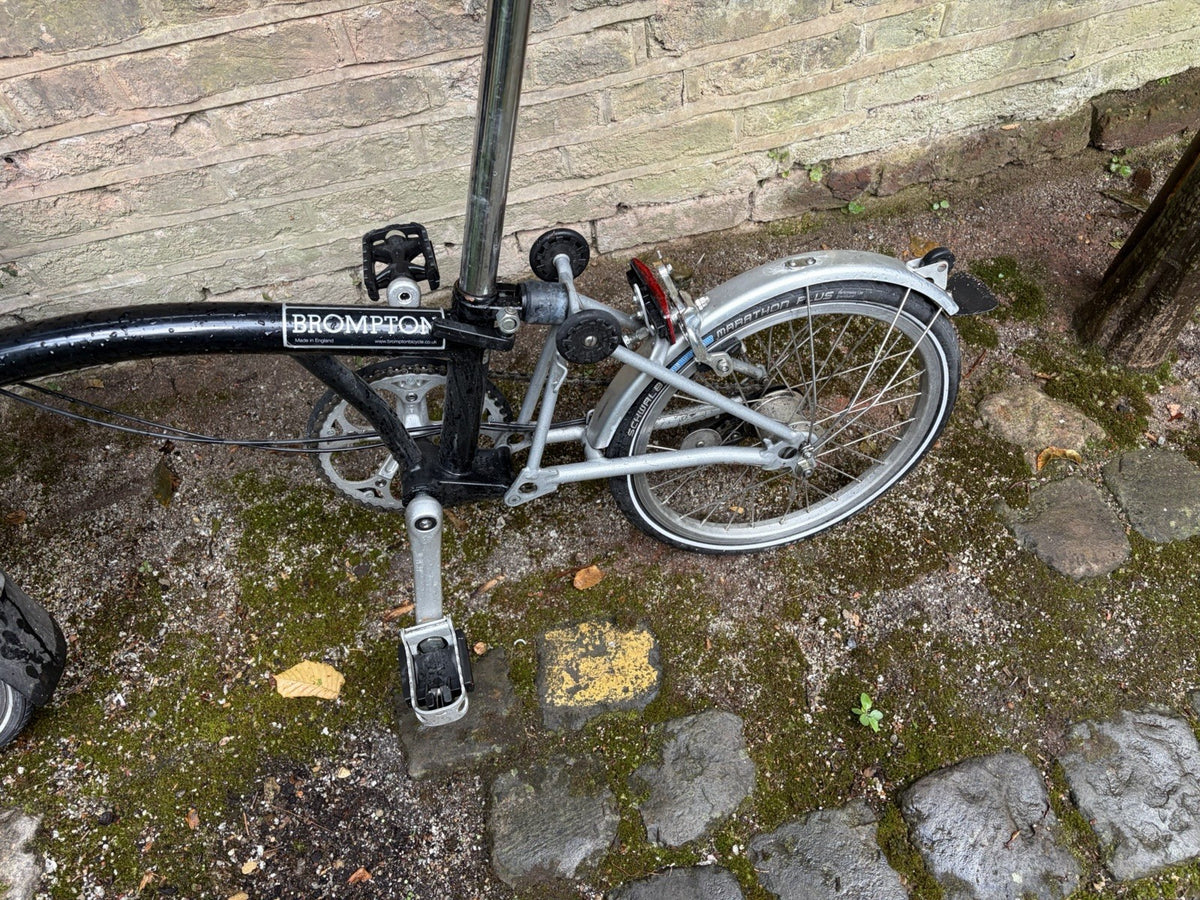 Brompton Folding Bike 16in 31cm Black/Silver Mudguards Reflectors Front Bag inc