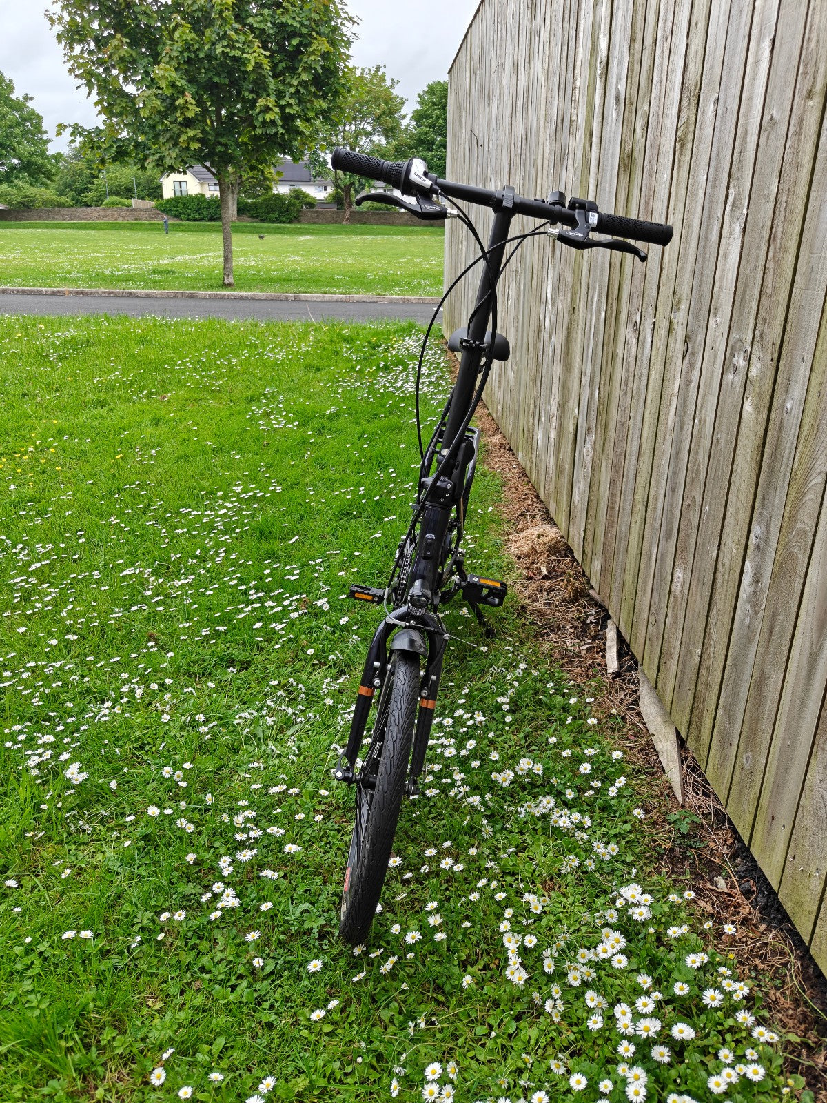 Raleigh Stow-E-Way Folding Bike - Dark Blue