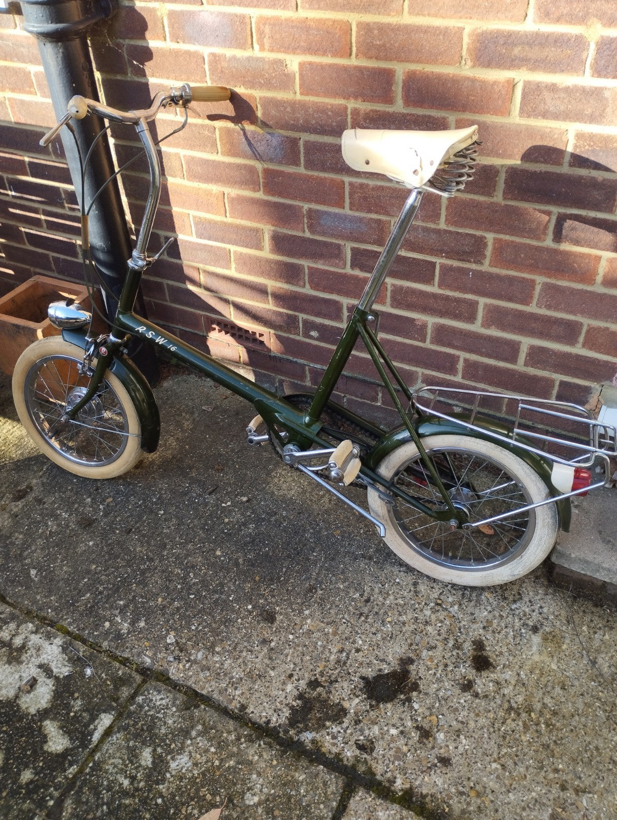 Raleigh RSW 16 retro vintage bicycle - Green - with working dynamo
