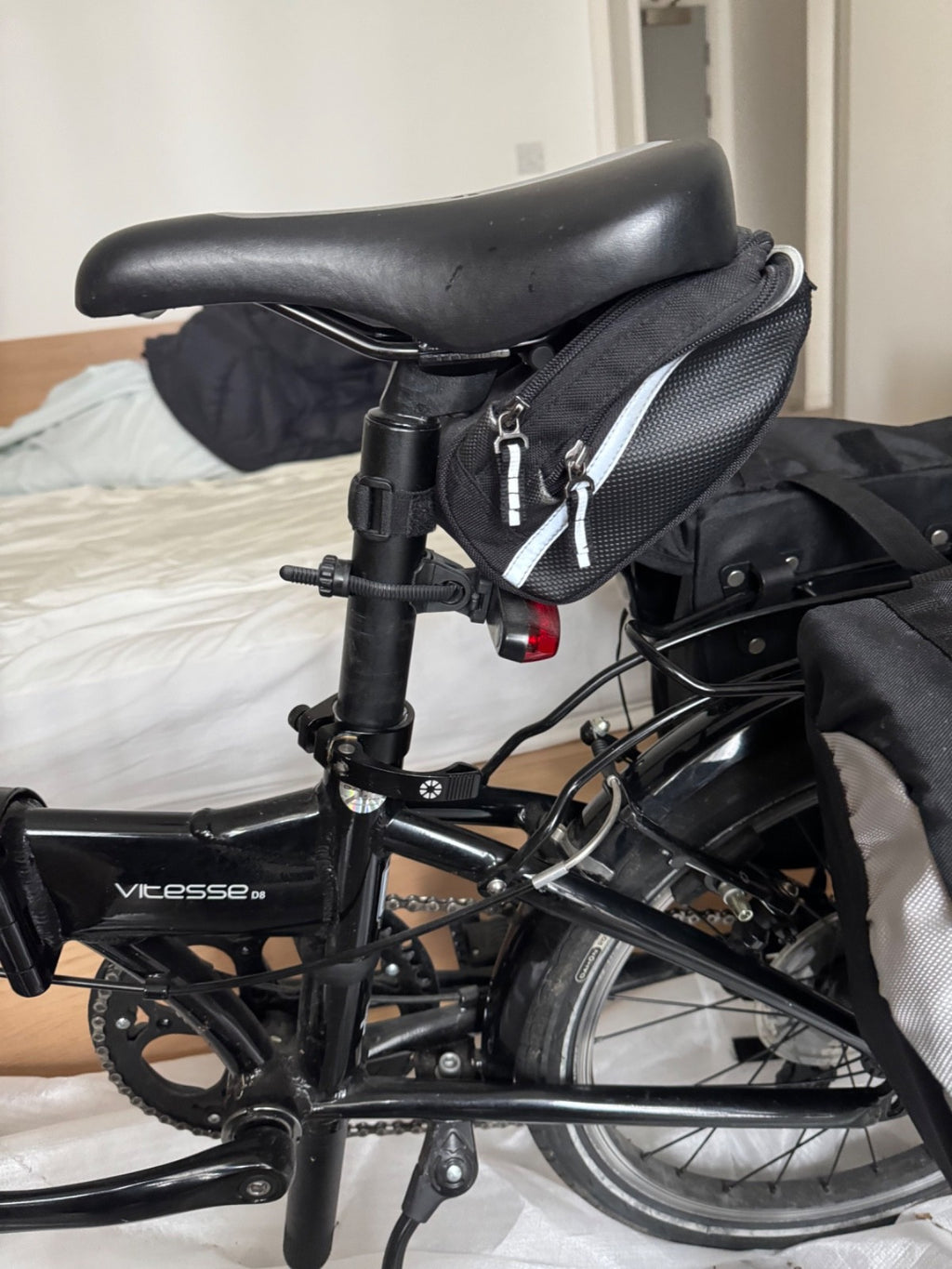 Dahon Vitesse Folding Bike with Accessories Excellent Condition
