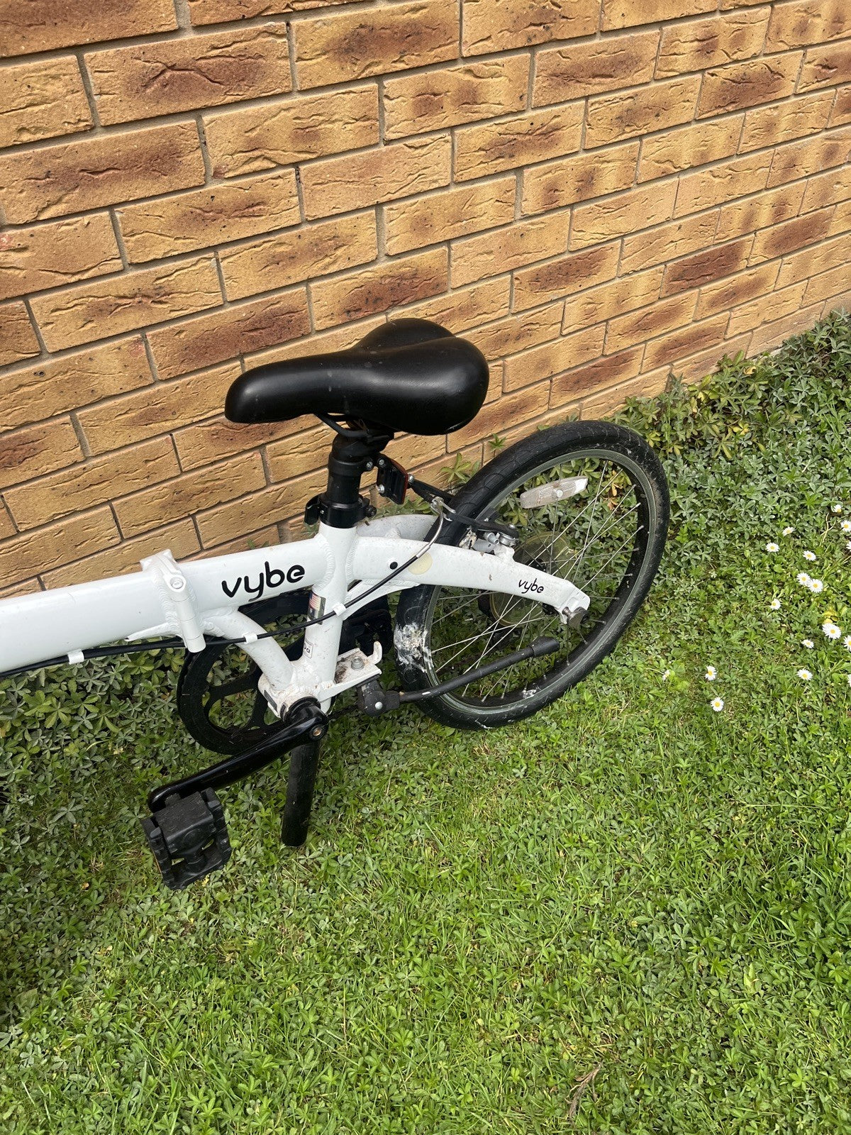 Dahon Vybe D7 Folding Bike (£599 New) white happy to ship