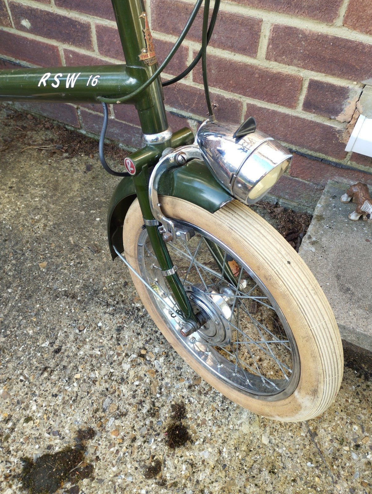 Raleigh RSW 16 retro vintage bicycle - Green - with working dynamo
