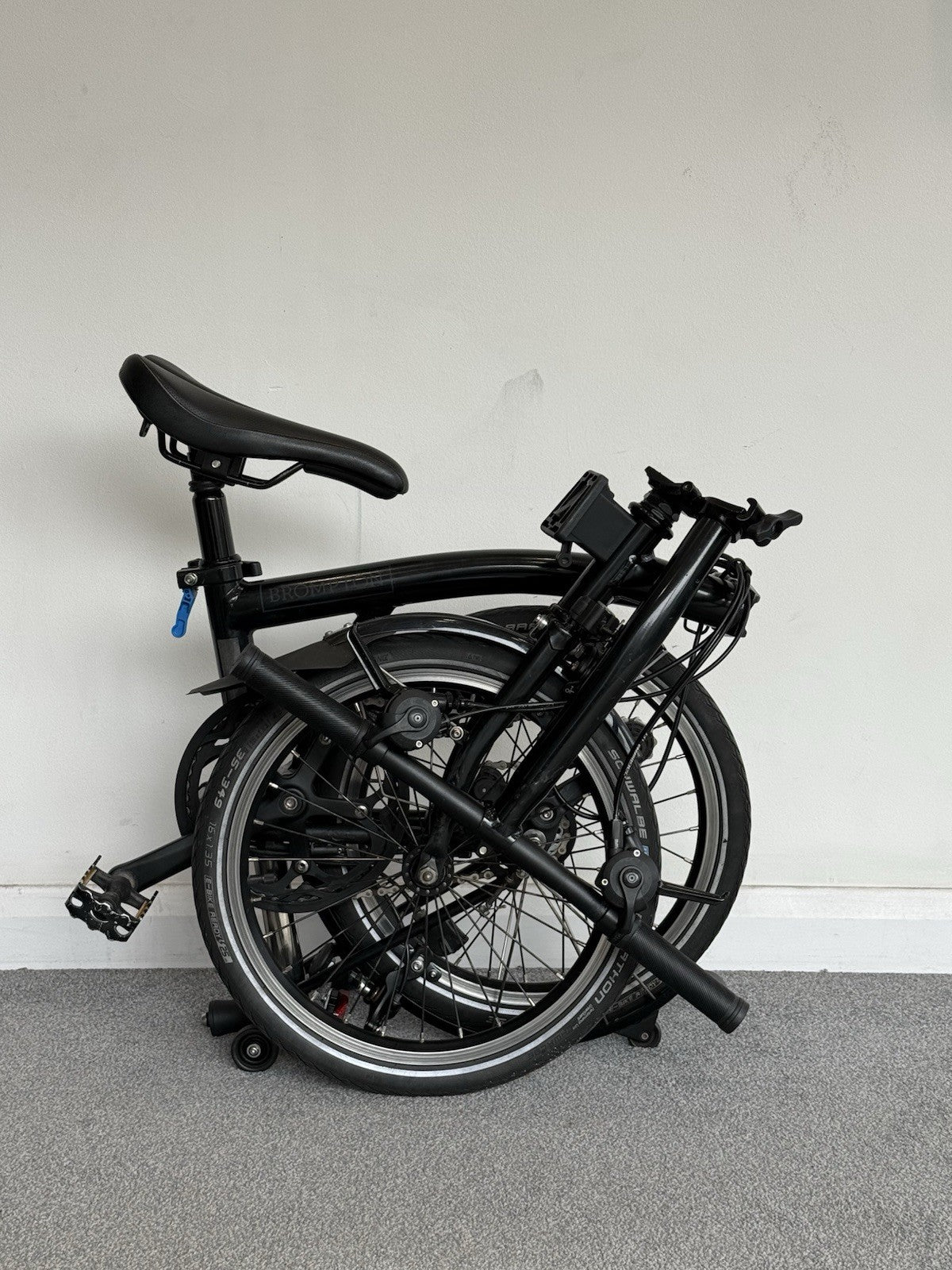 Brompton Folding Bike 6-Speed - C-Line Explore - Black Edition