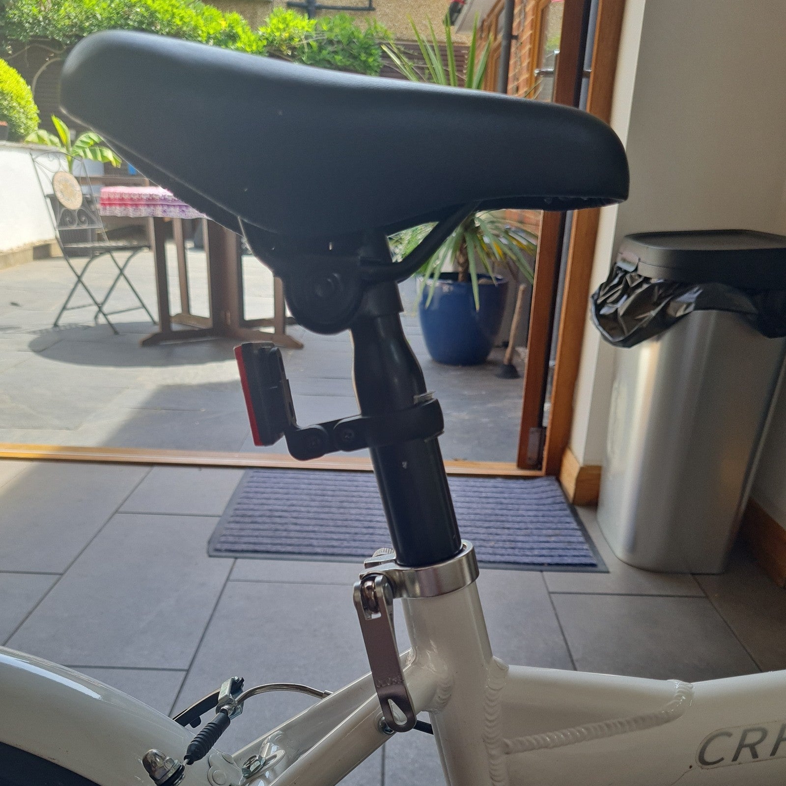 Cross CRF300 Folding Bike 20-inch Unisex White Wheel,pristine Condition