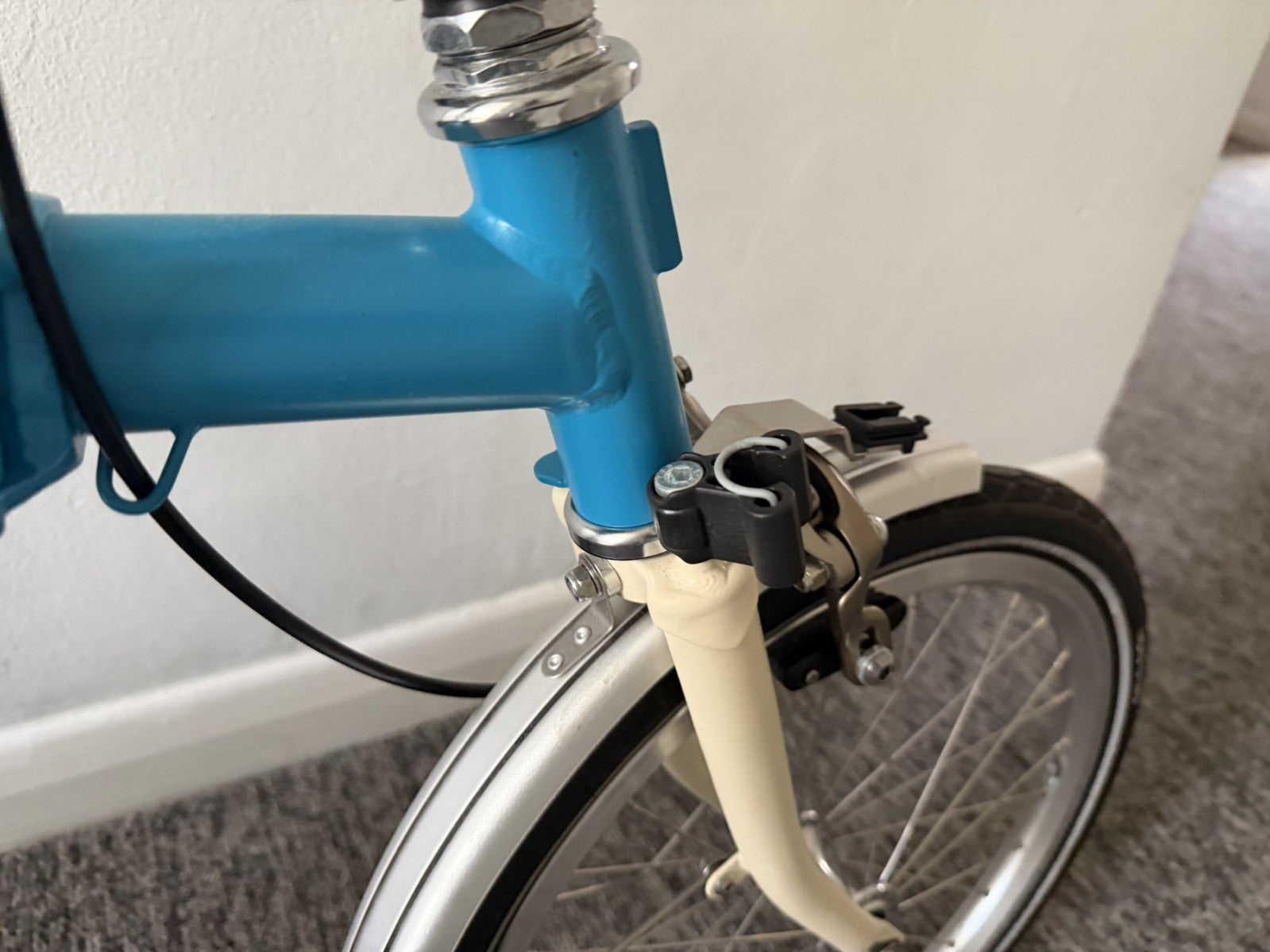 Brompton C Line M6R (6 Speed) folding bicycle - Blue (Excellent Condition)