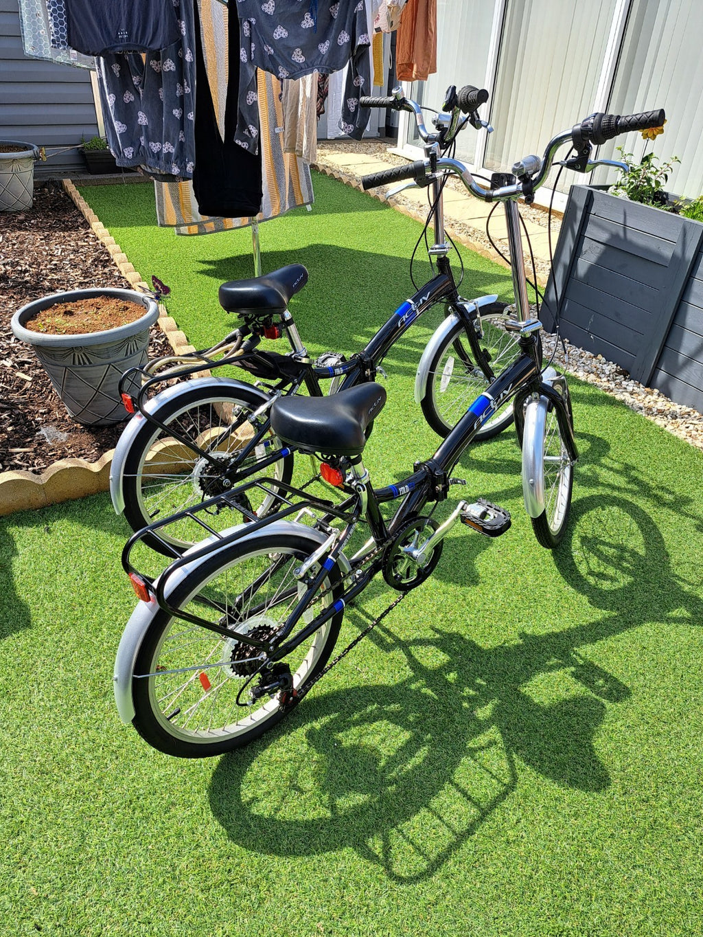 Pair of folding bikes Aktiv A6 by Raleigh - Never used.