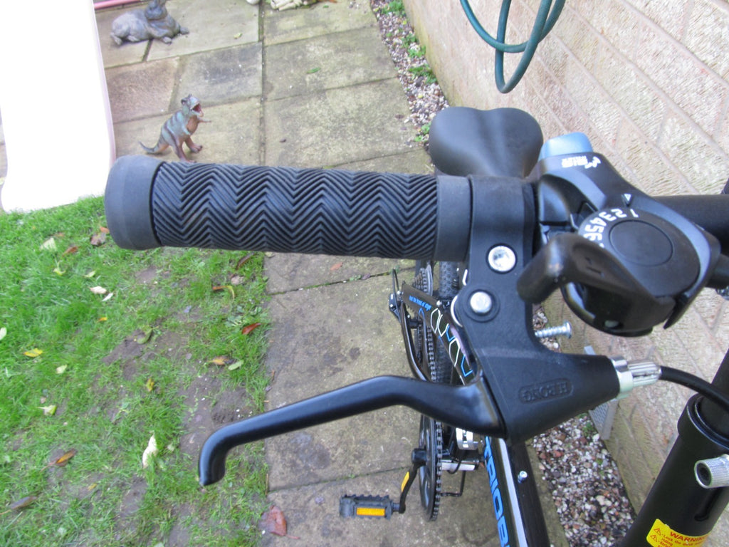 BIKE  FOLDING 20" WHEELS UNISEX DISC BRAKES -EXCELLENT SUPER CONDITION