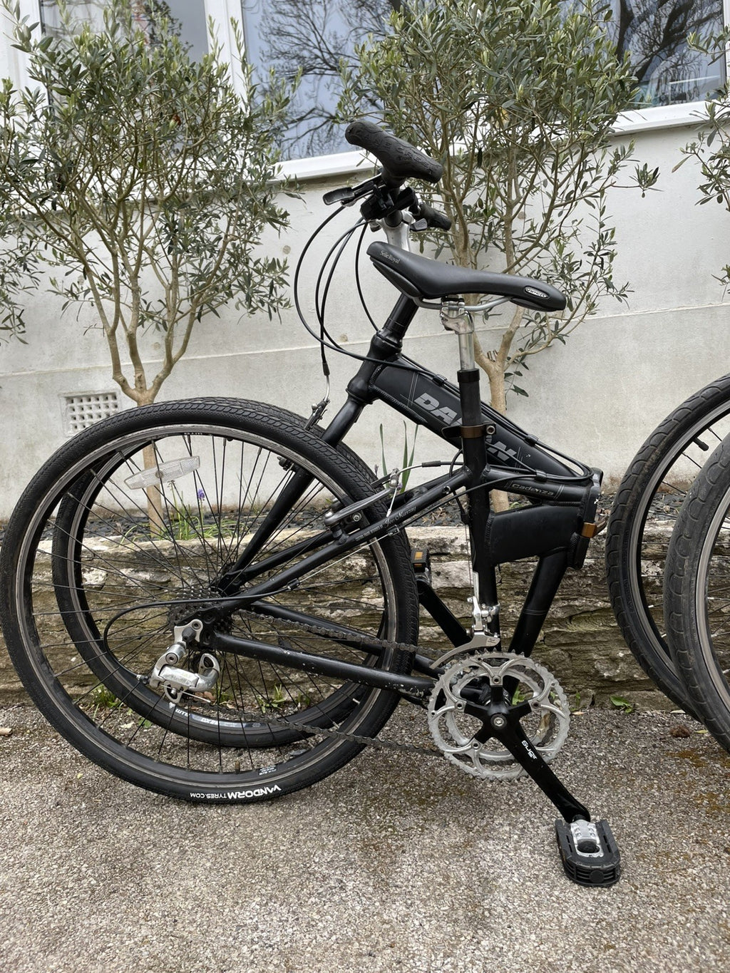 Dahon Folding bikes His and Hers Matrix & Cadenza   Will sell separately.