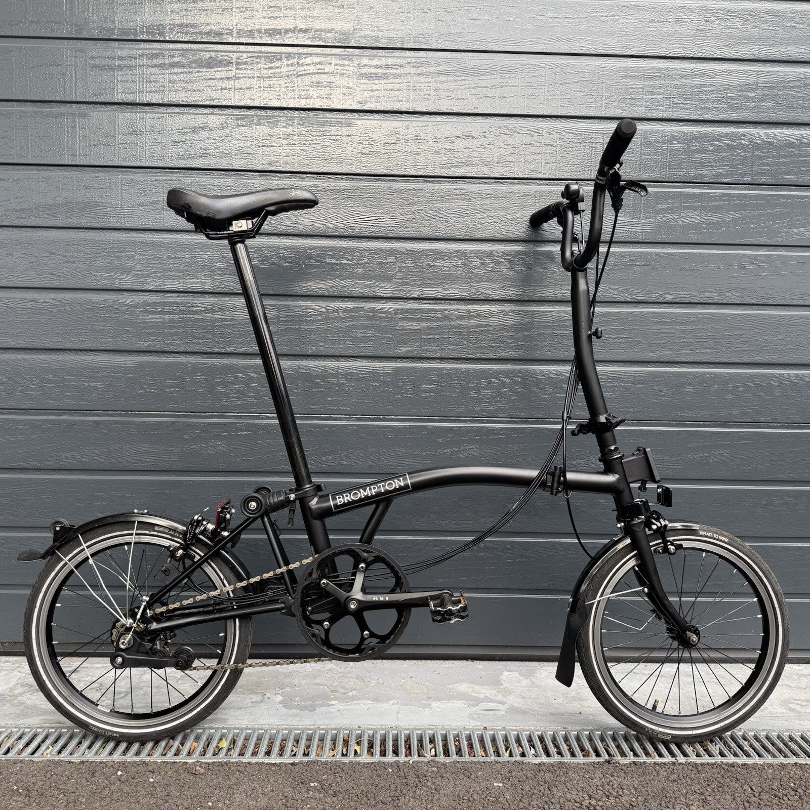 Brompton H6L 6 speed Black Edition with Extended Seatpost FAST FREE DELIVERY
