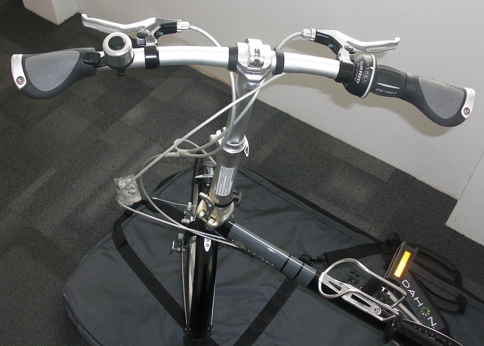 Dahon Speed 1430 D7 (7-speed) Folding Bike + Dahon Full Size Bag