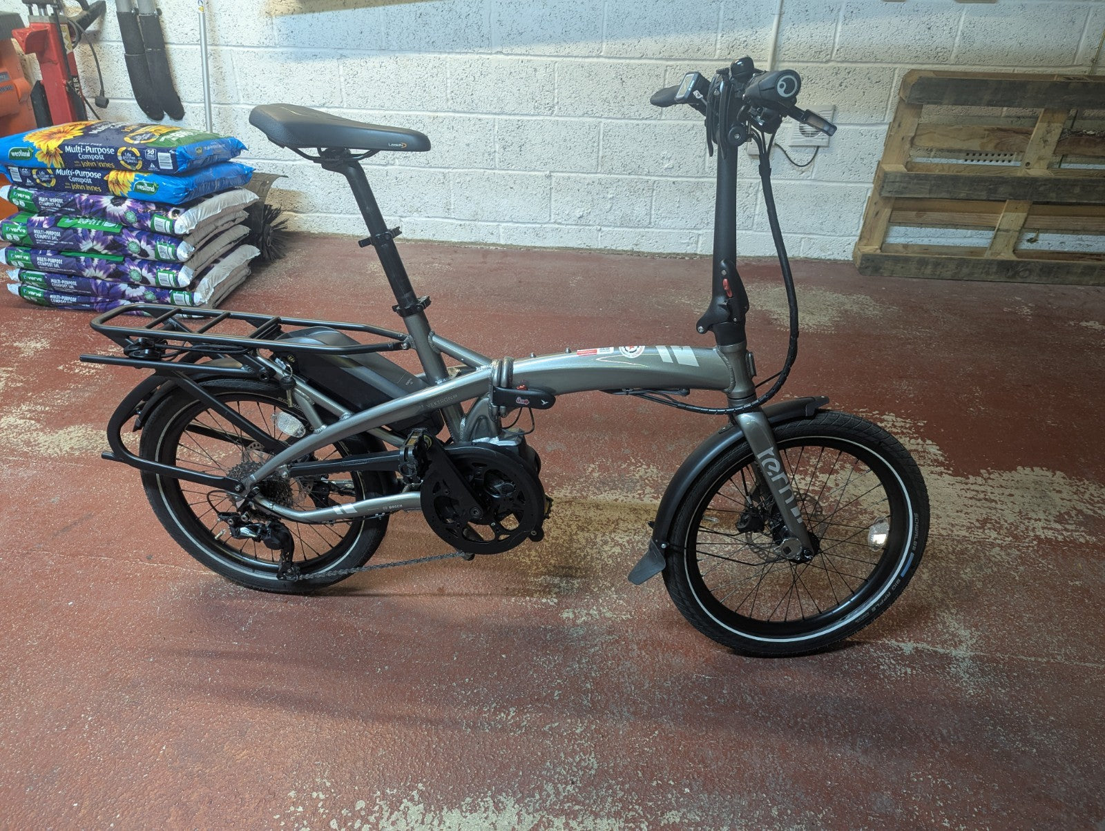 Tern Vektron S10 folding bike. Bosch Performance Line & Shimano Deore 10 gears
