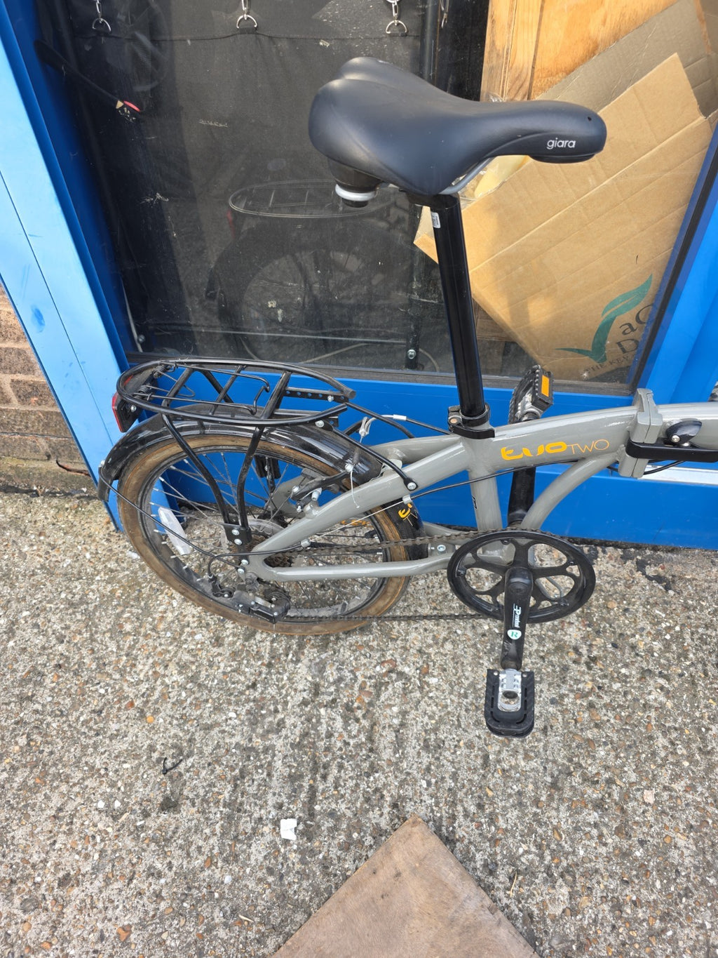 Raleigh Evo 20in Folding Bike Grey/Black, 7 Gear Speed, Rear Rack, V-Brakes.