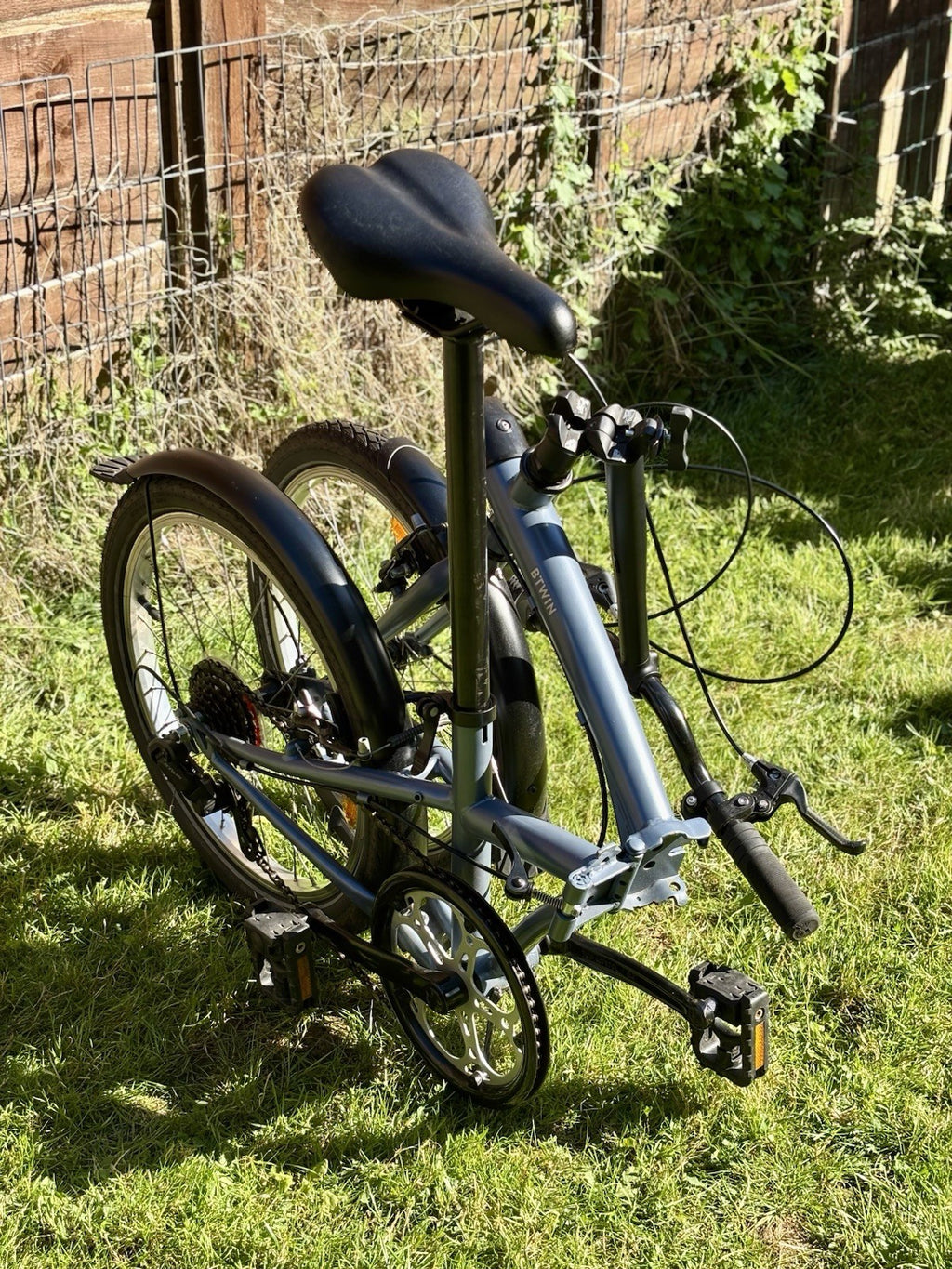 B'TWIN Fold 120 20in Folding Bike 6 Speed Steel Frame Mudguards Kickstand