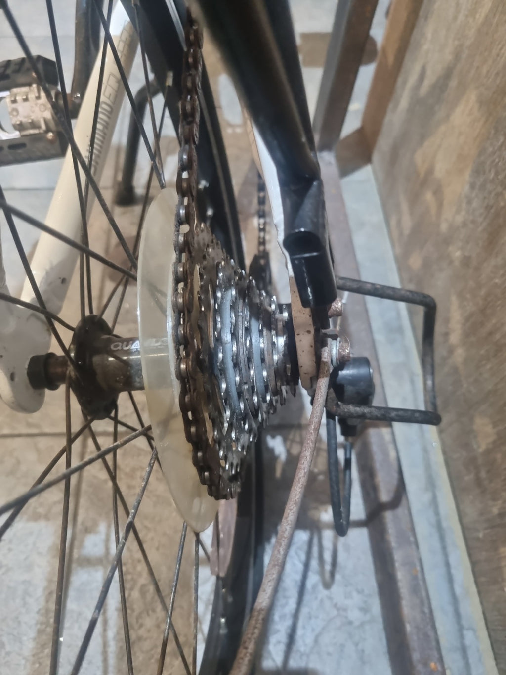 Carrera Transit Folding Bike 20” Wheels 8 Speed Alloy Frame Rack
