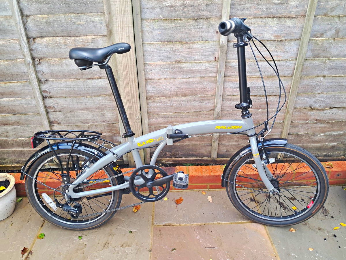 Raleigh Uno Two Folding Bike 20in Grey/Black Derailleur Rear Rack Mudguards
