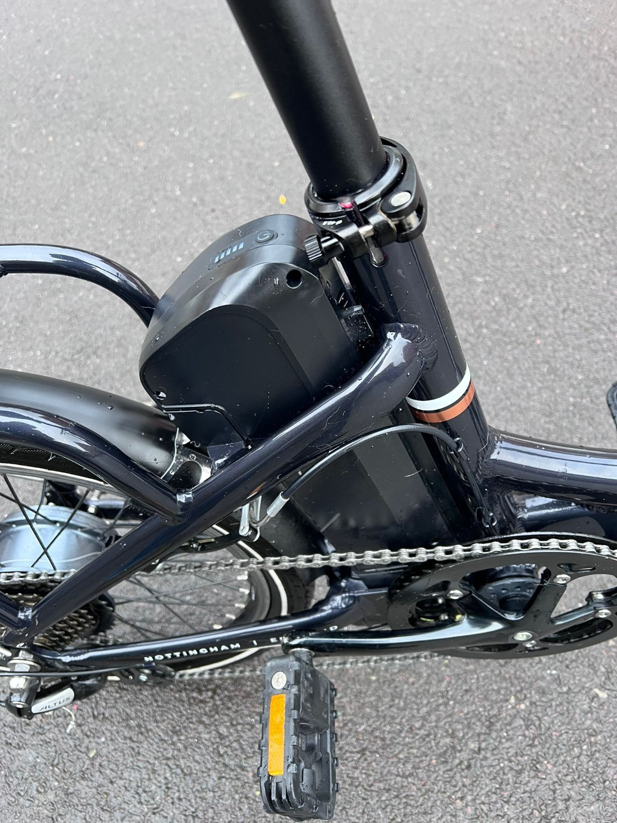 Raleigh Stow-E-Way Folding Bike In Dark Blue Designed to be packed away