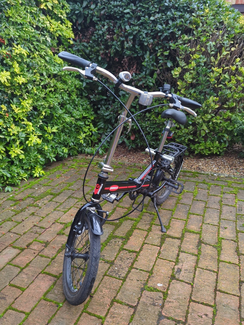 Ammaco Folding Bike 20” Wheels – Compact City Bicycle – Rear Rack – Black/Red