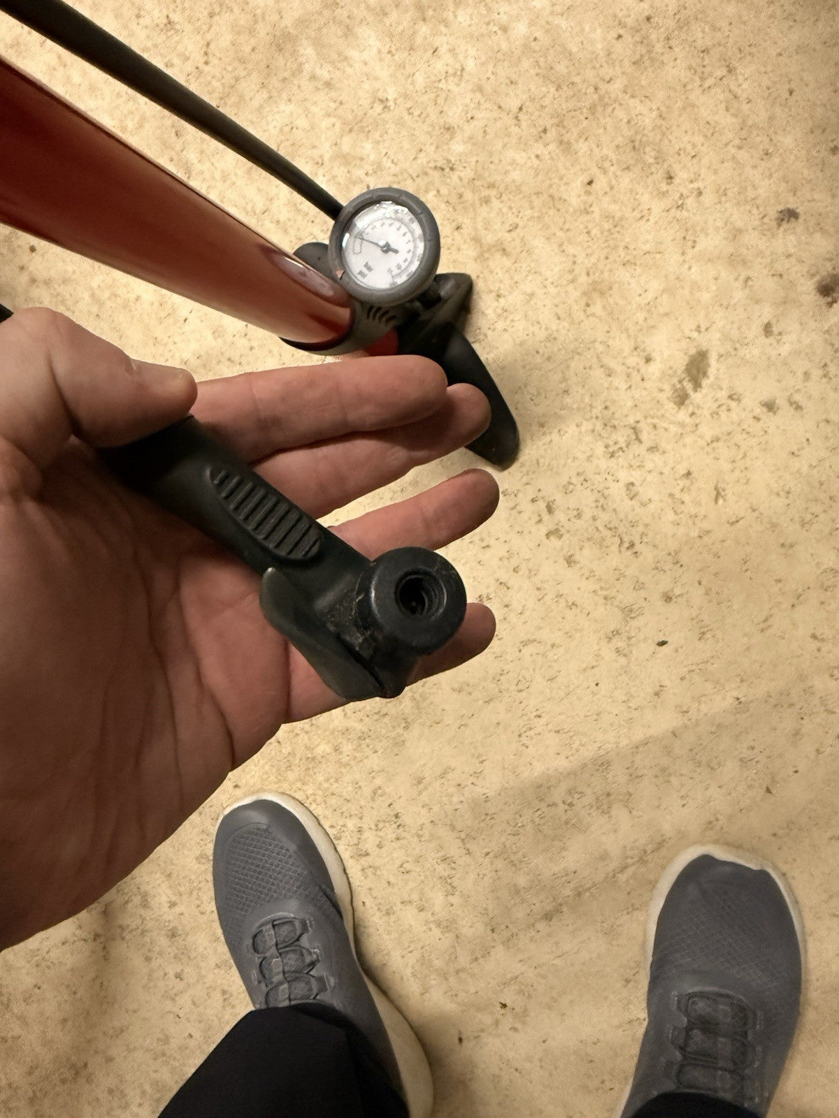 2 X Classic saker folding bikes + bike floor pump