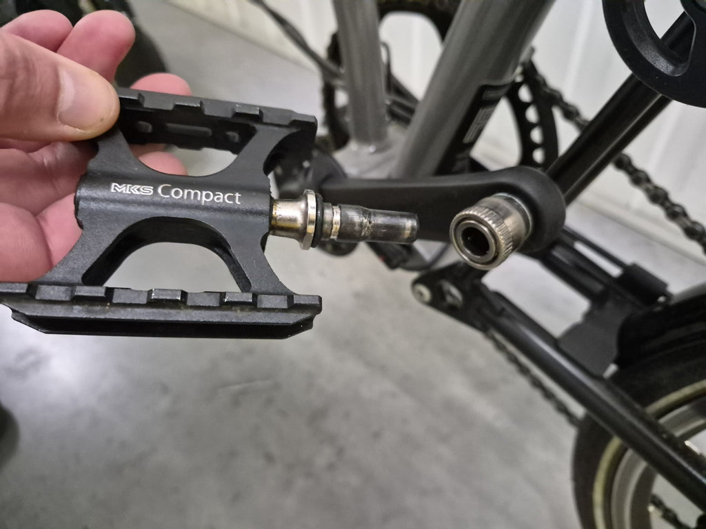 2023 Brompton P Line 4-Speed - high Handlebar - Midnight Black - New