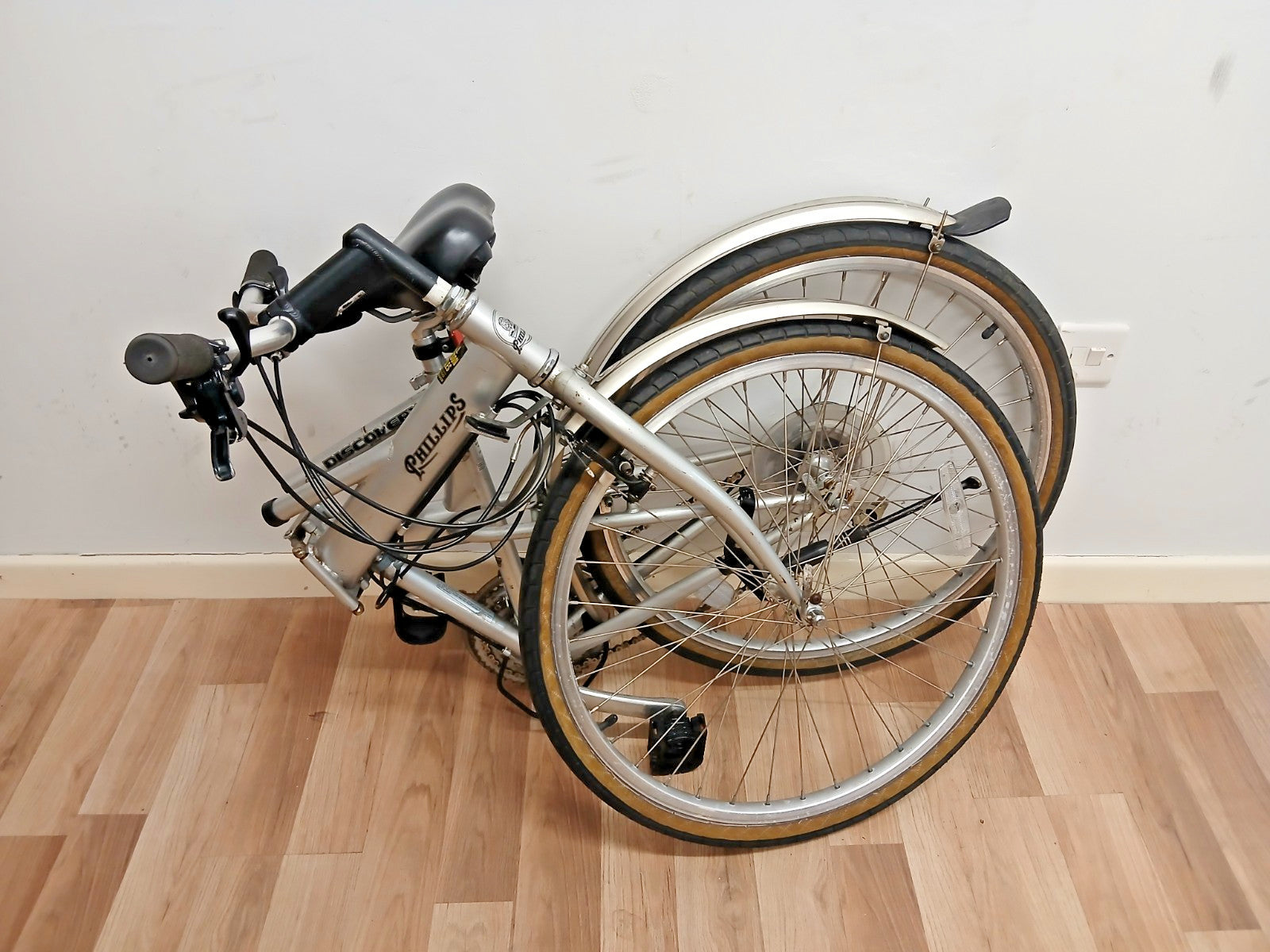 Phillips discovery 26" folding bike 21 Speed Good cond. Serviced. Shop price 60